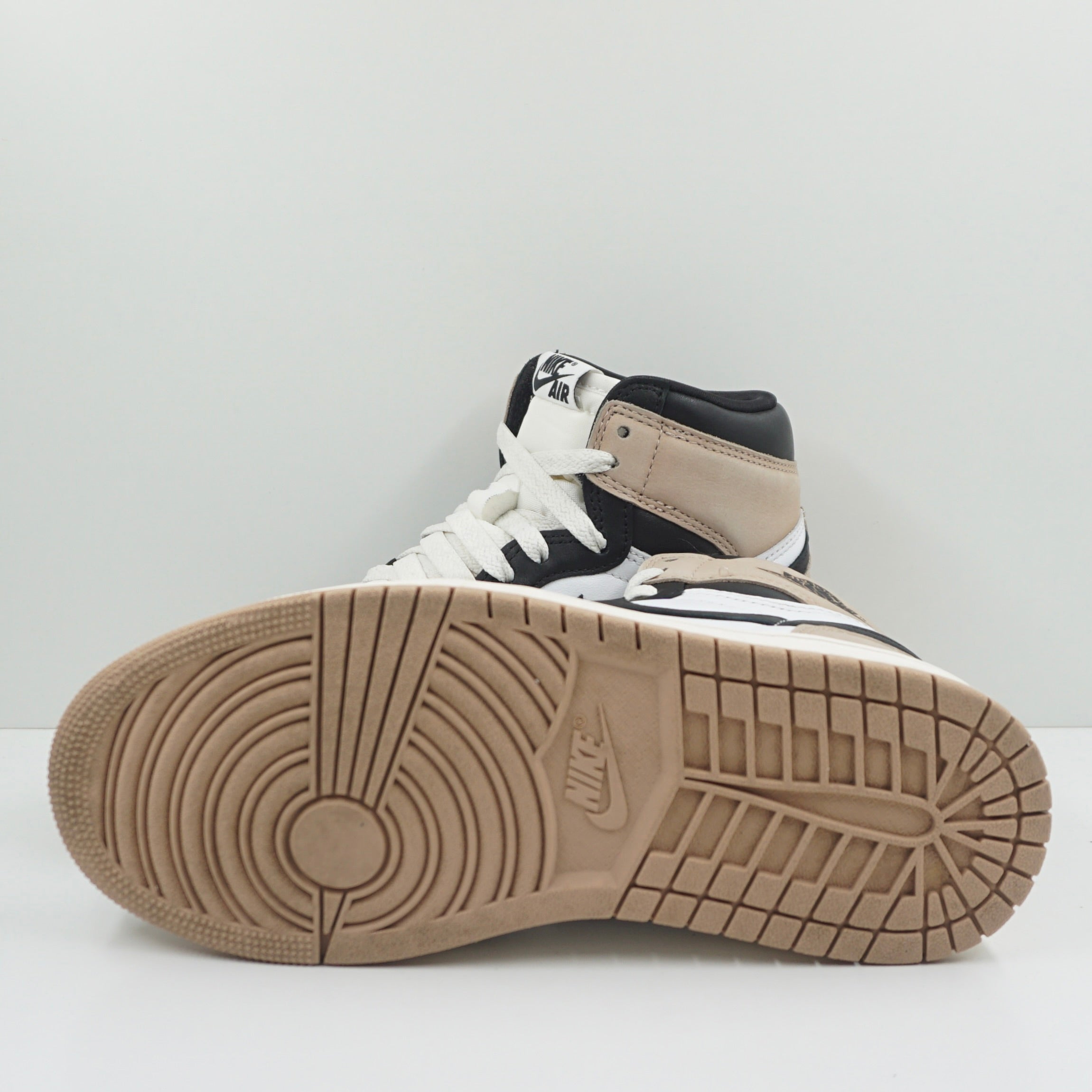 Jordan 1 Retro High OG Latte (W)