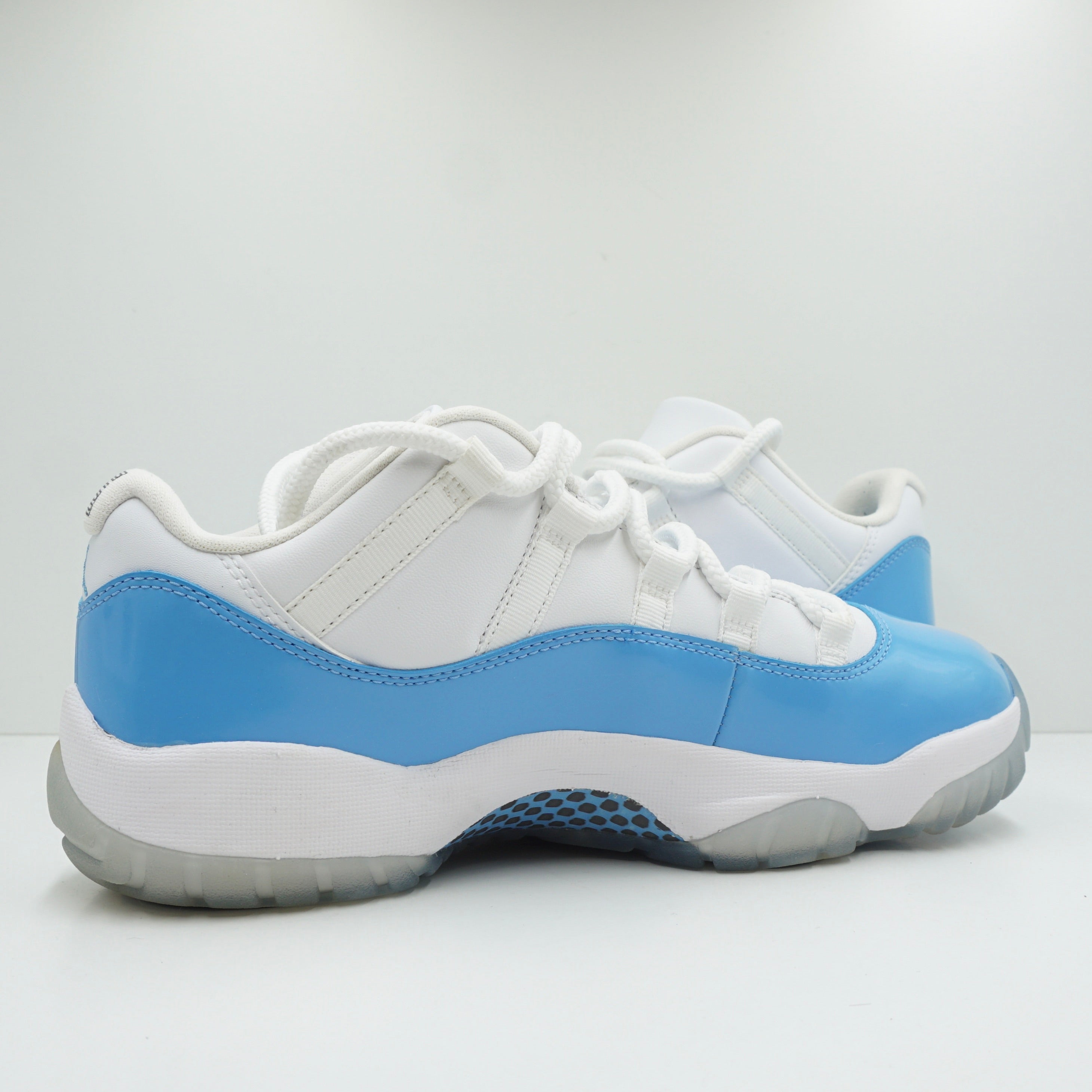 Jordan 11 Retro Low University Blue (2017)