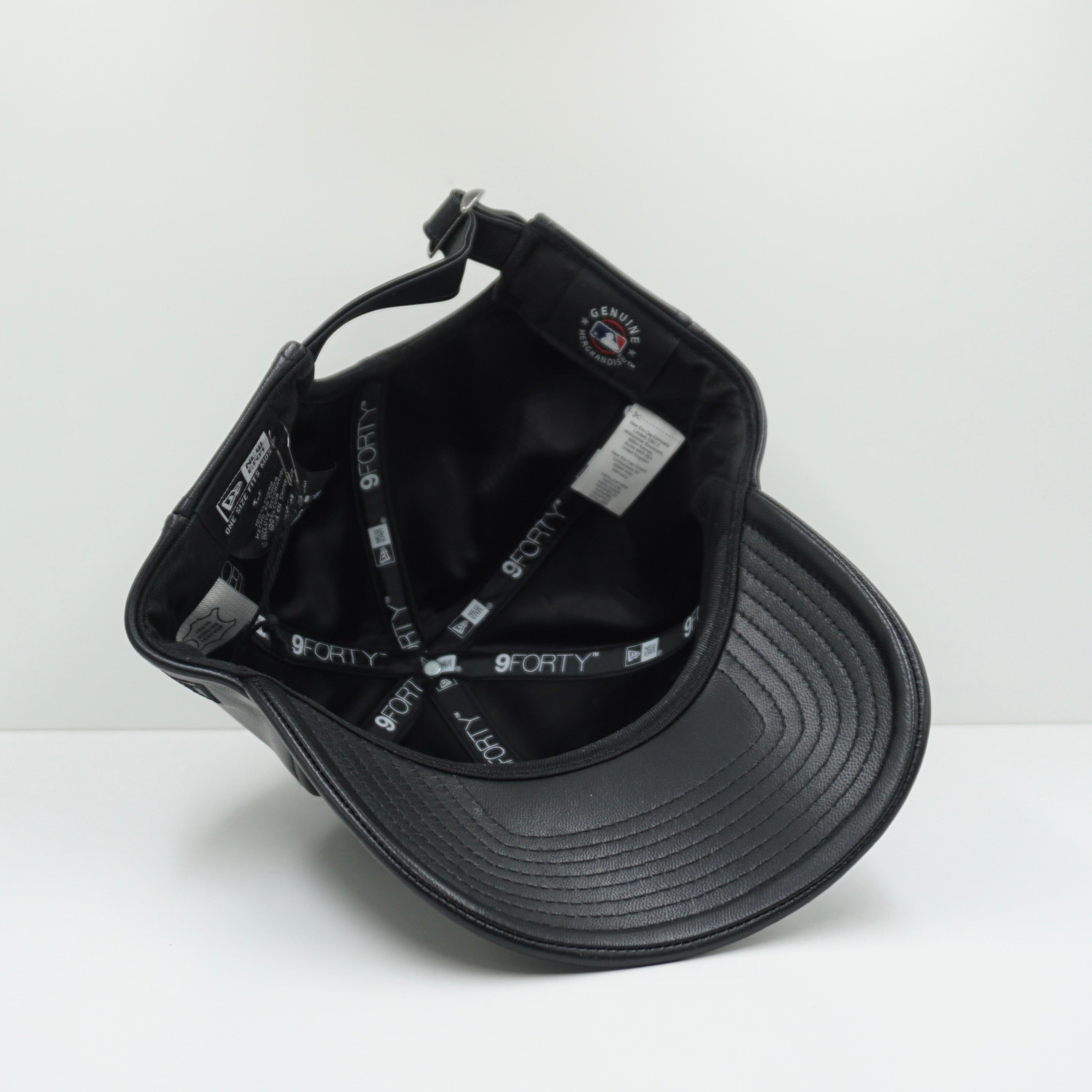 New Era Medium New York Yankees Black Leather Adjustable Cap (W)