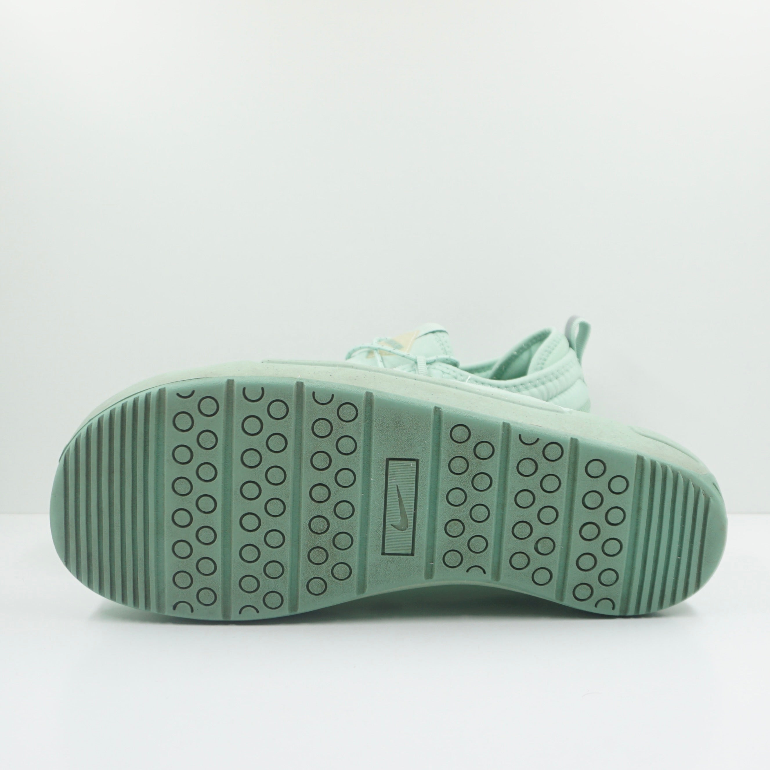Nike Offline Pack Enamel Green