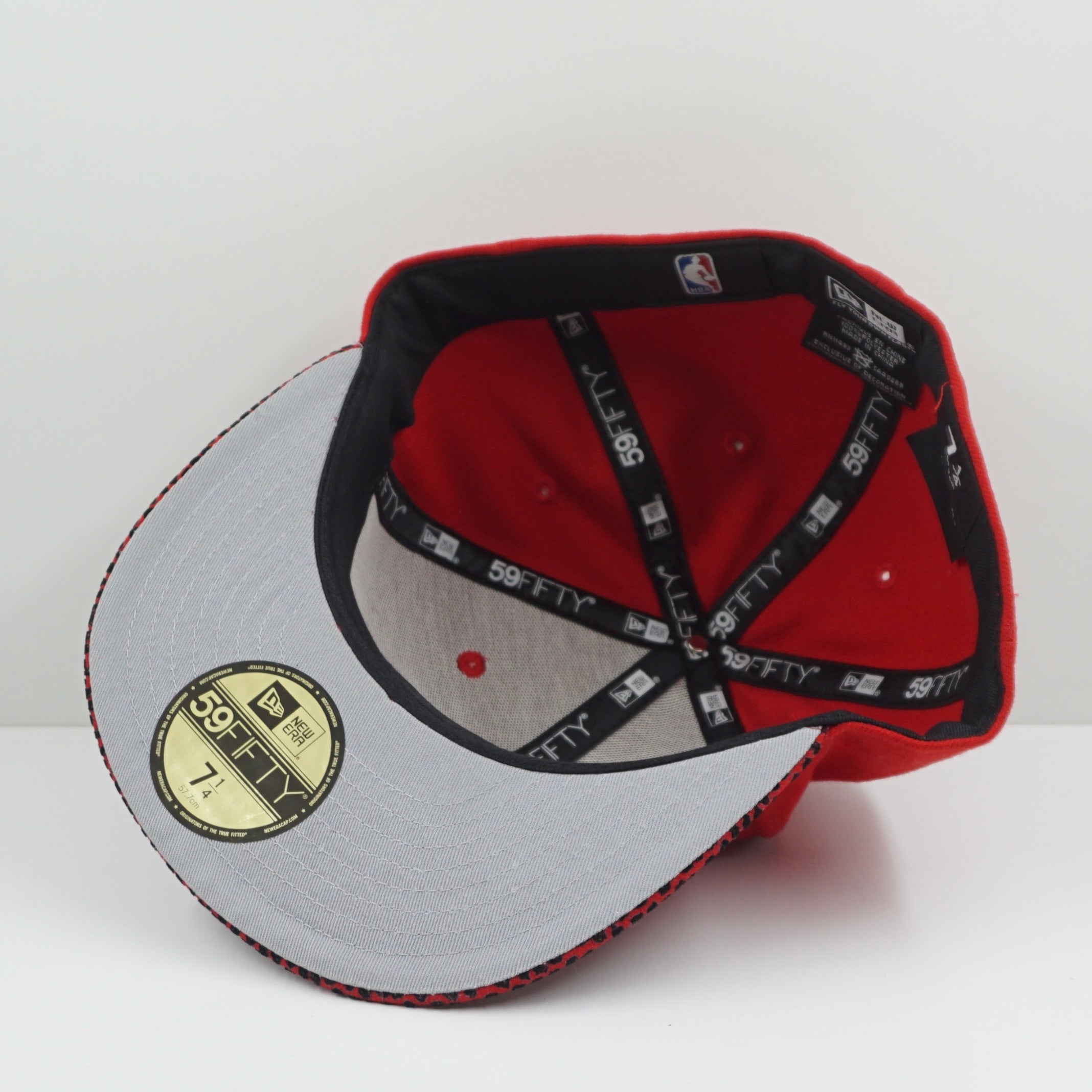 New Era Chicago Bulls Red Black Dot Fitted Cap