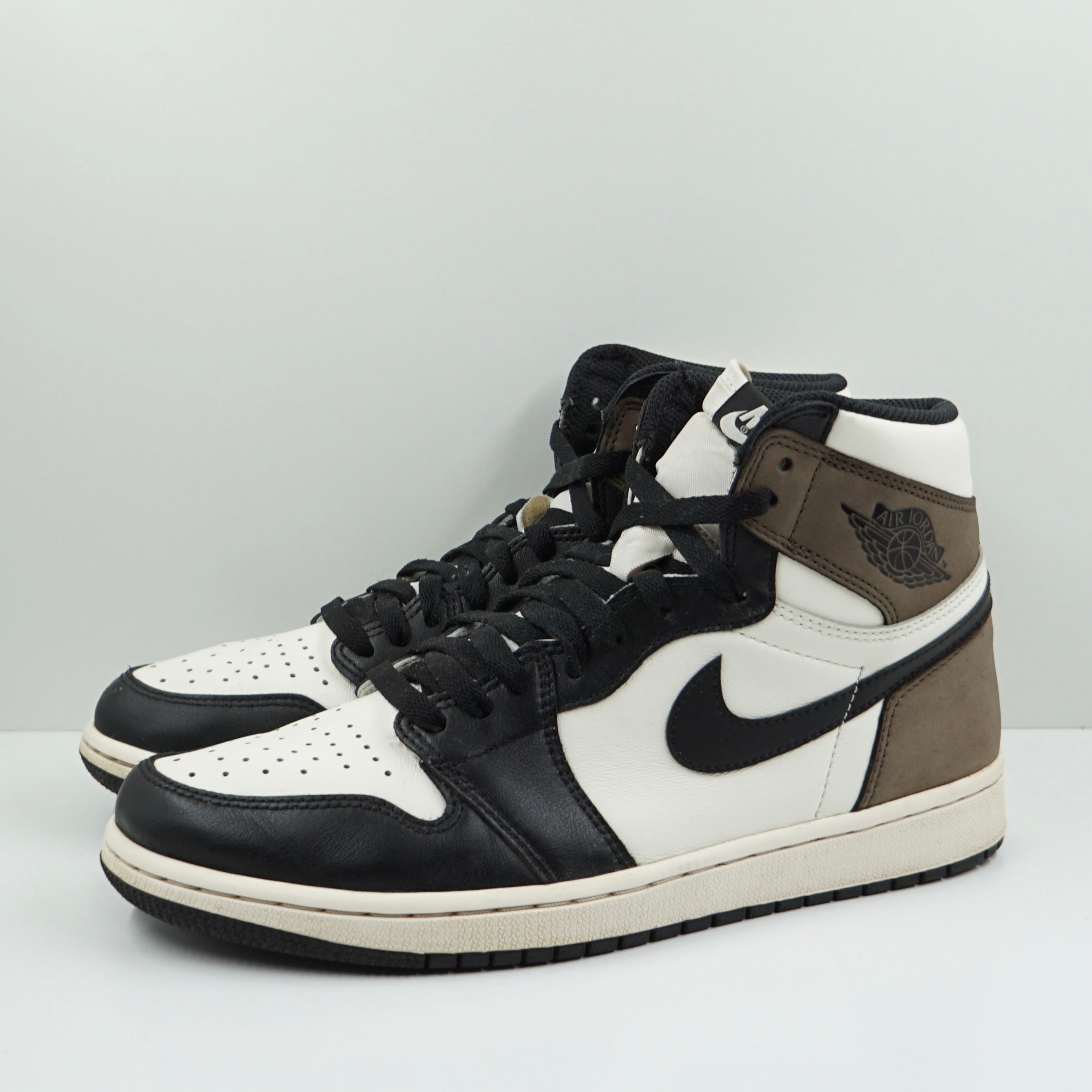 Jordan 1 Retro High Dark Mocha