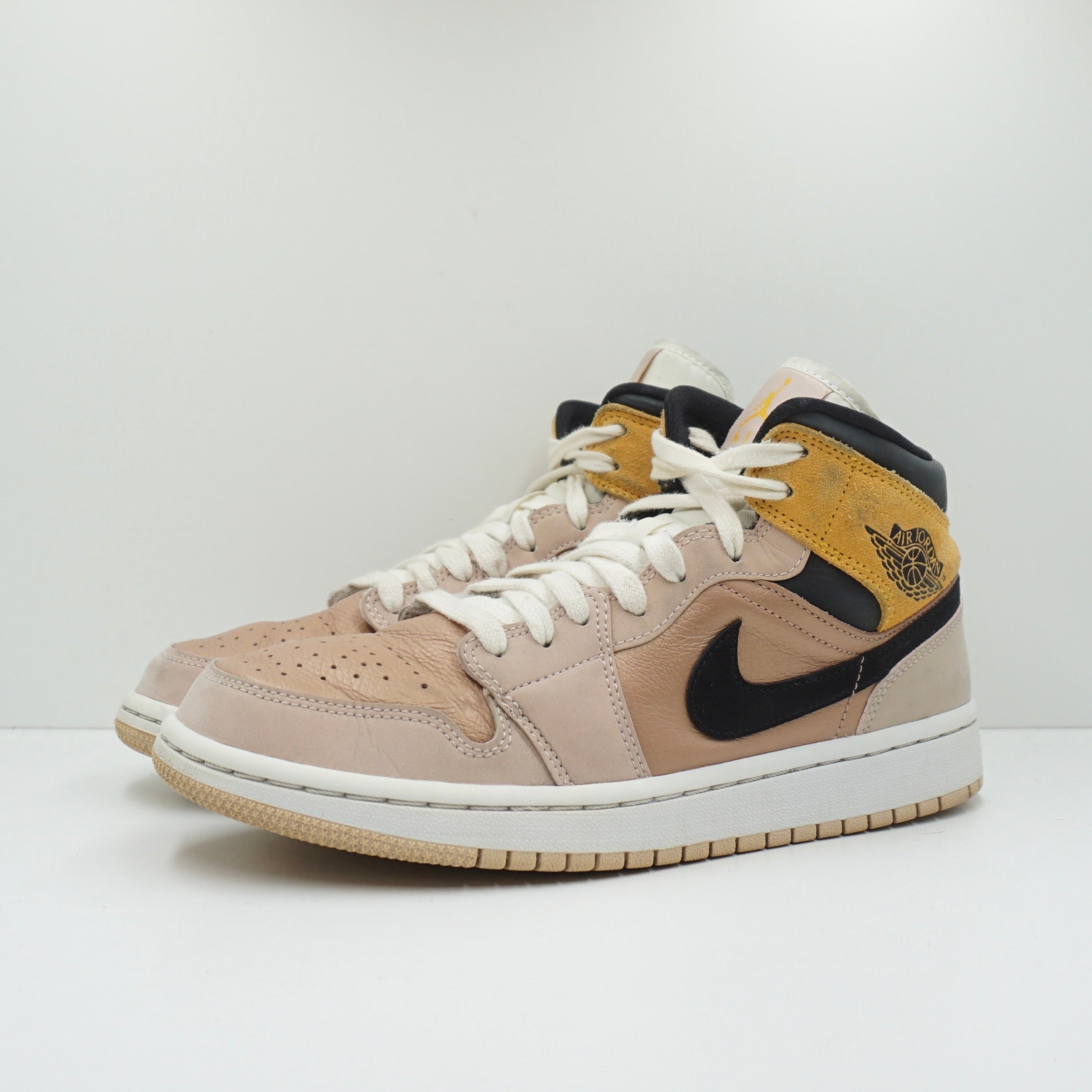 Jordan 1 Mid SE Particle Beige (W)