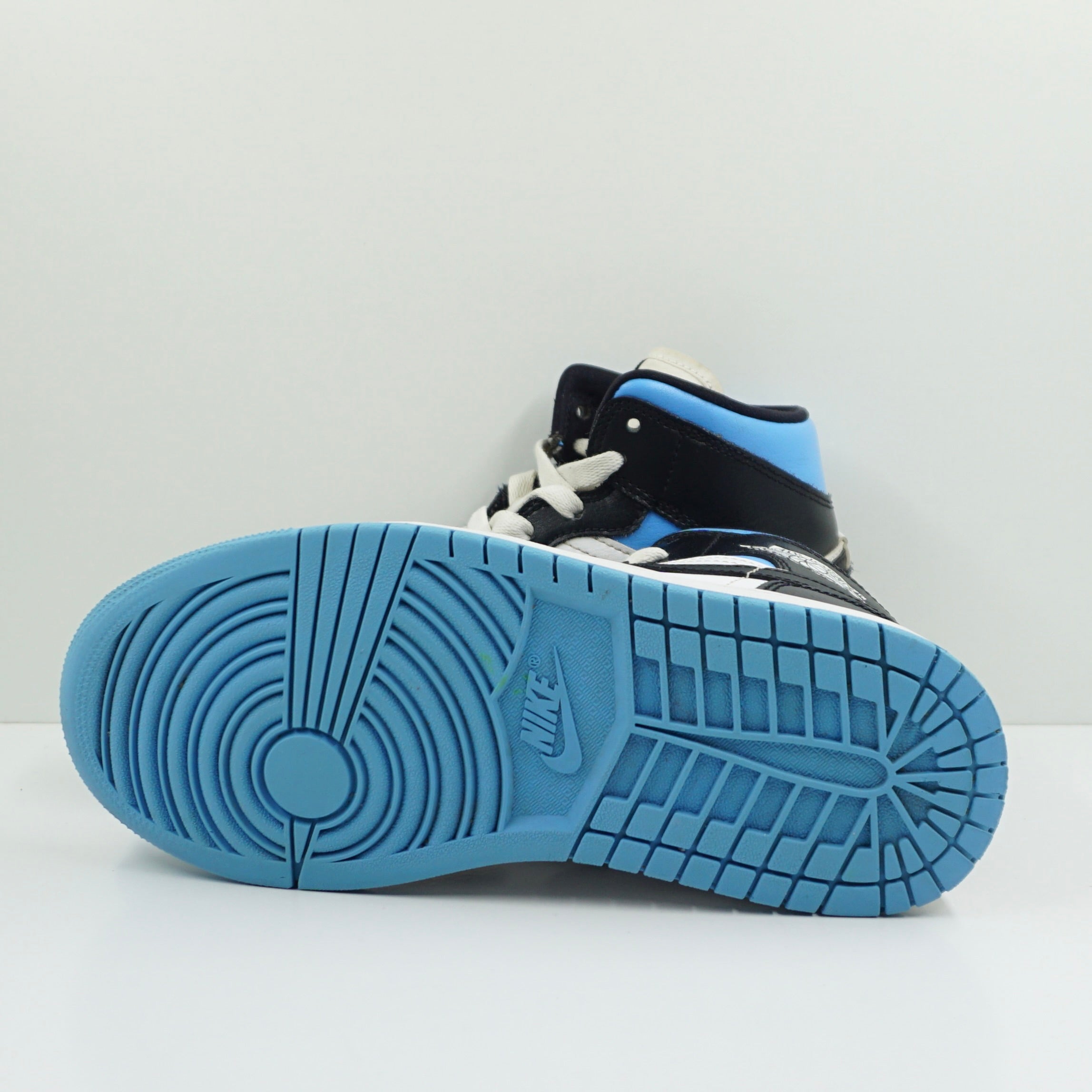 Jordan 1 Mid University Blue (W)