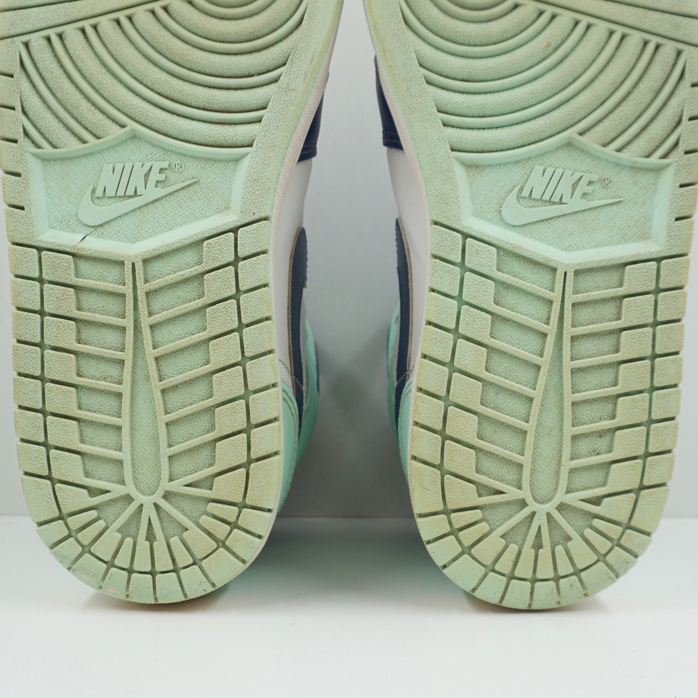 Jordan 1 Mid Mystic Navy Mint Foam