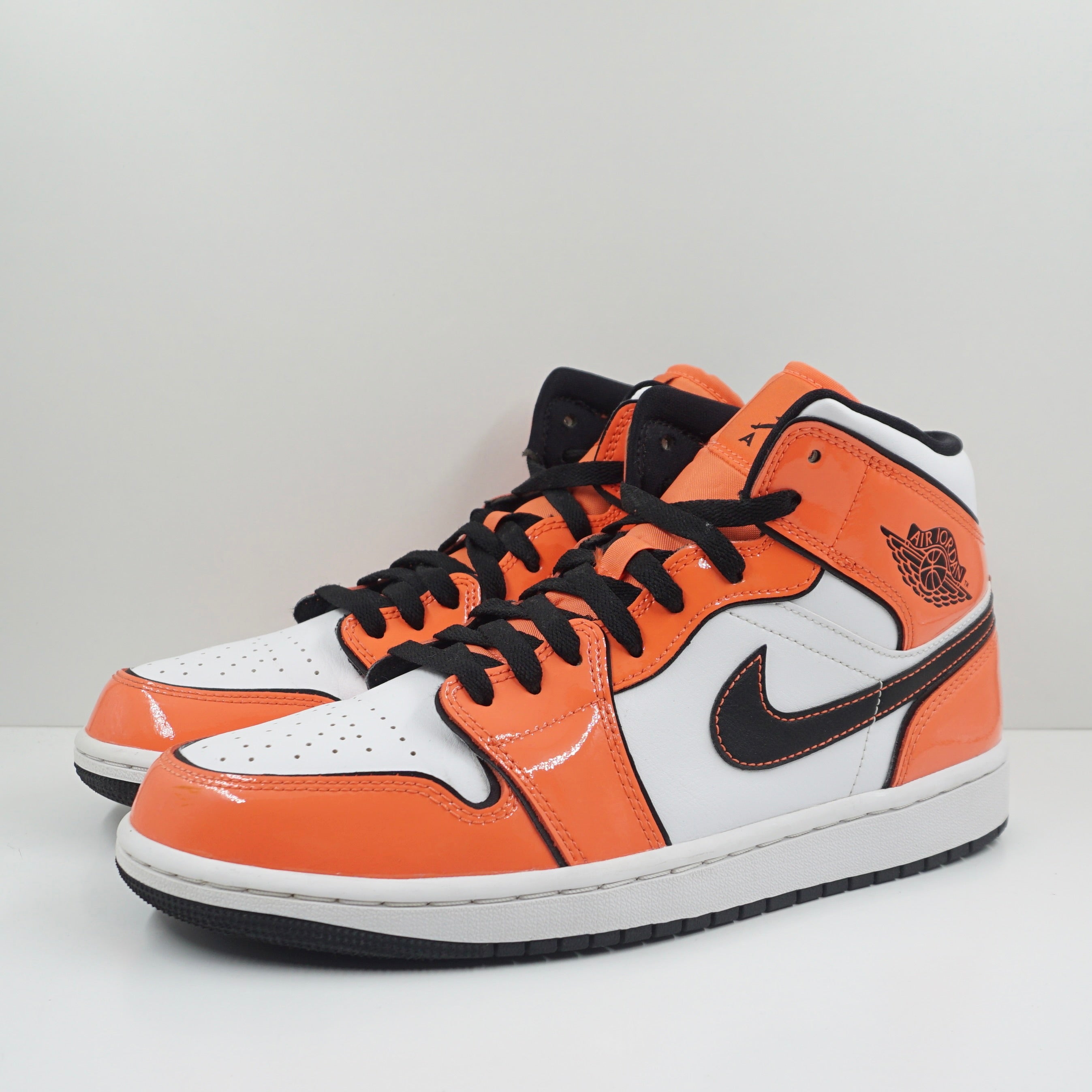 Jordan 1 Mid SE Turf Orange
