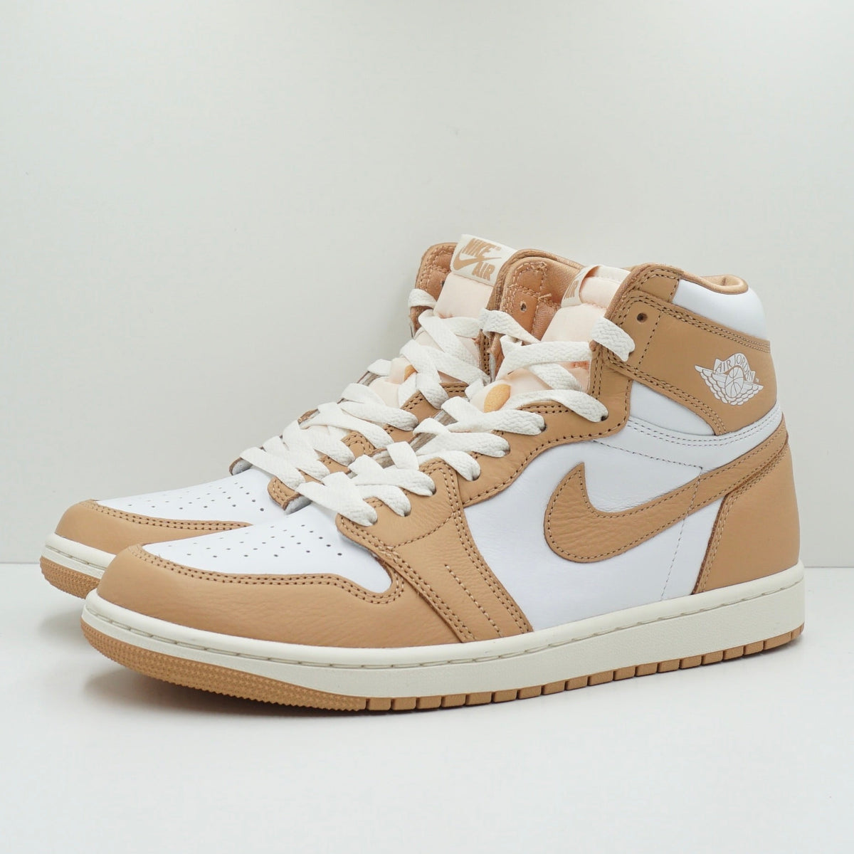 Jordan 1 Retro High OG Praline (W)