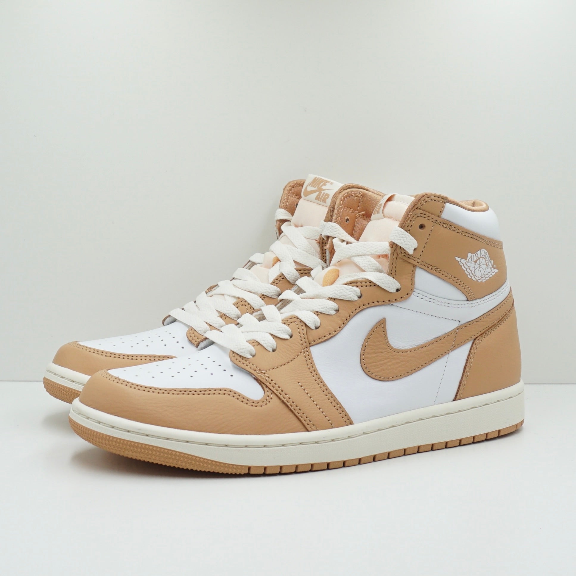 Jordan 1 Retro High OG Praline (W)