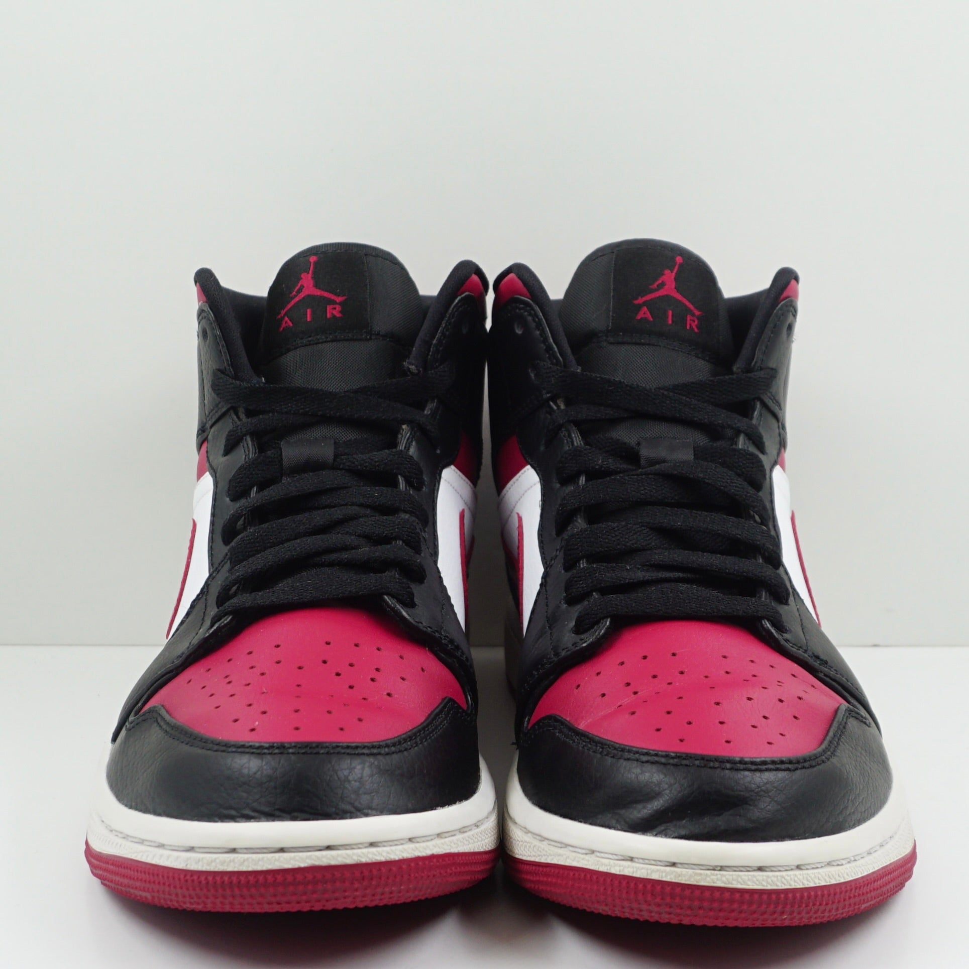 Jordan 1 Mid Bred Toe