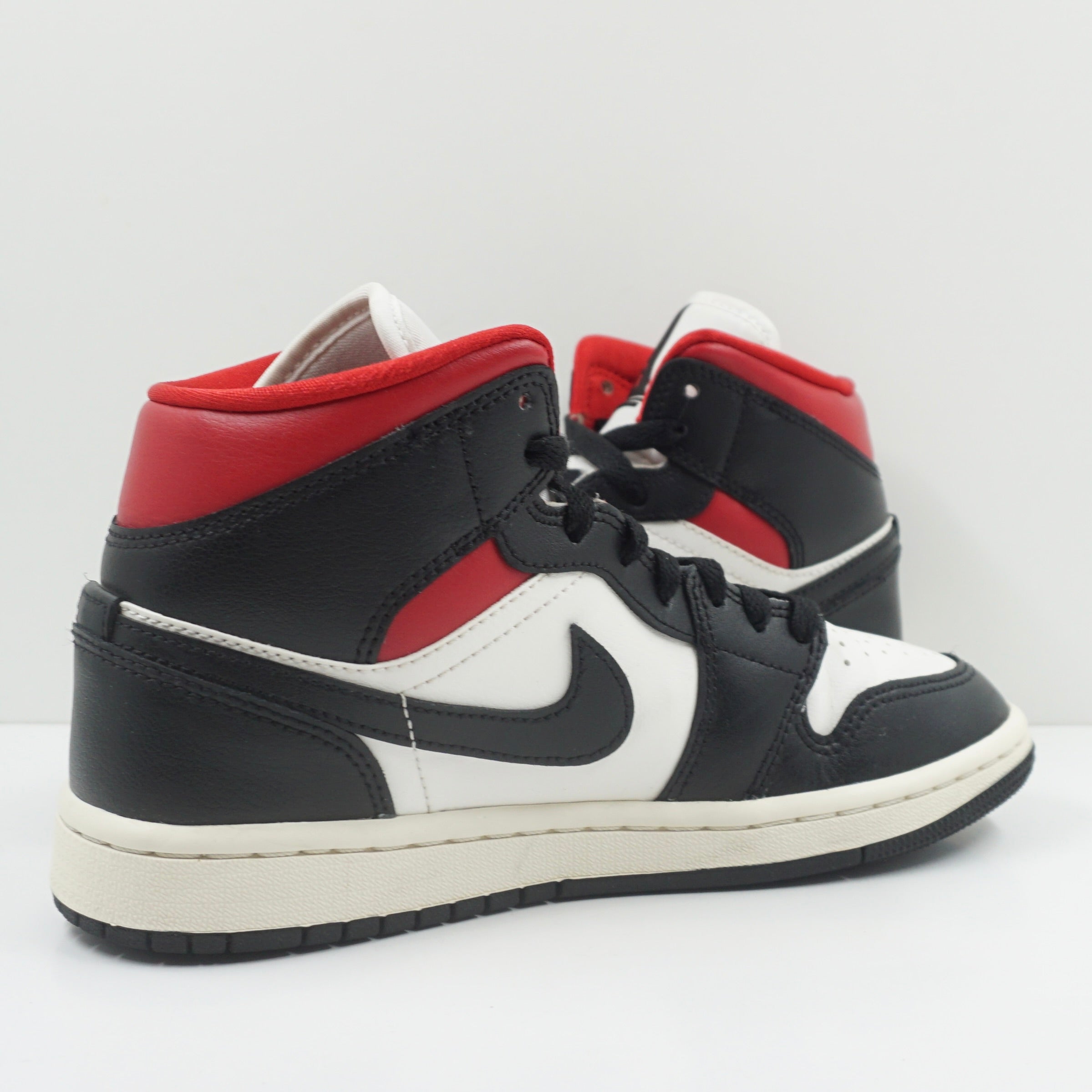 Jordan 1 Mid Gym Red Panda (W)