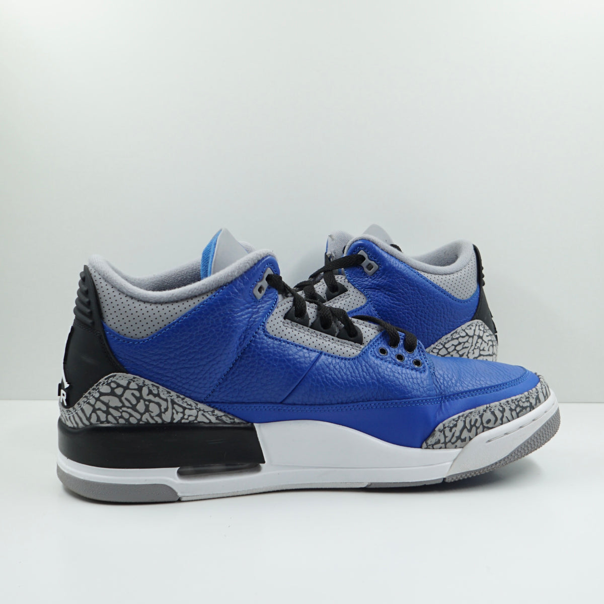 Jordan 3 Retro Varsity Royal Cement