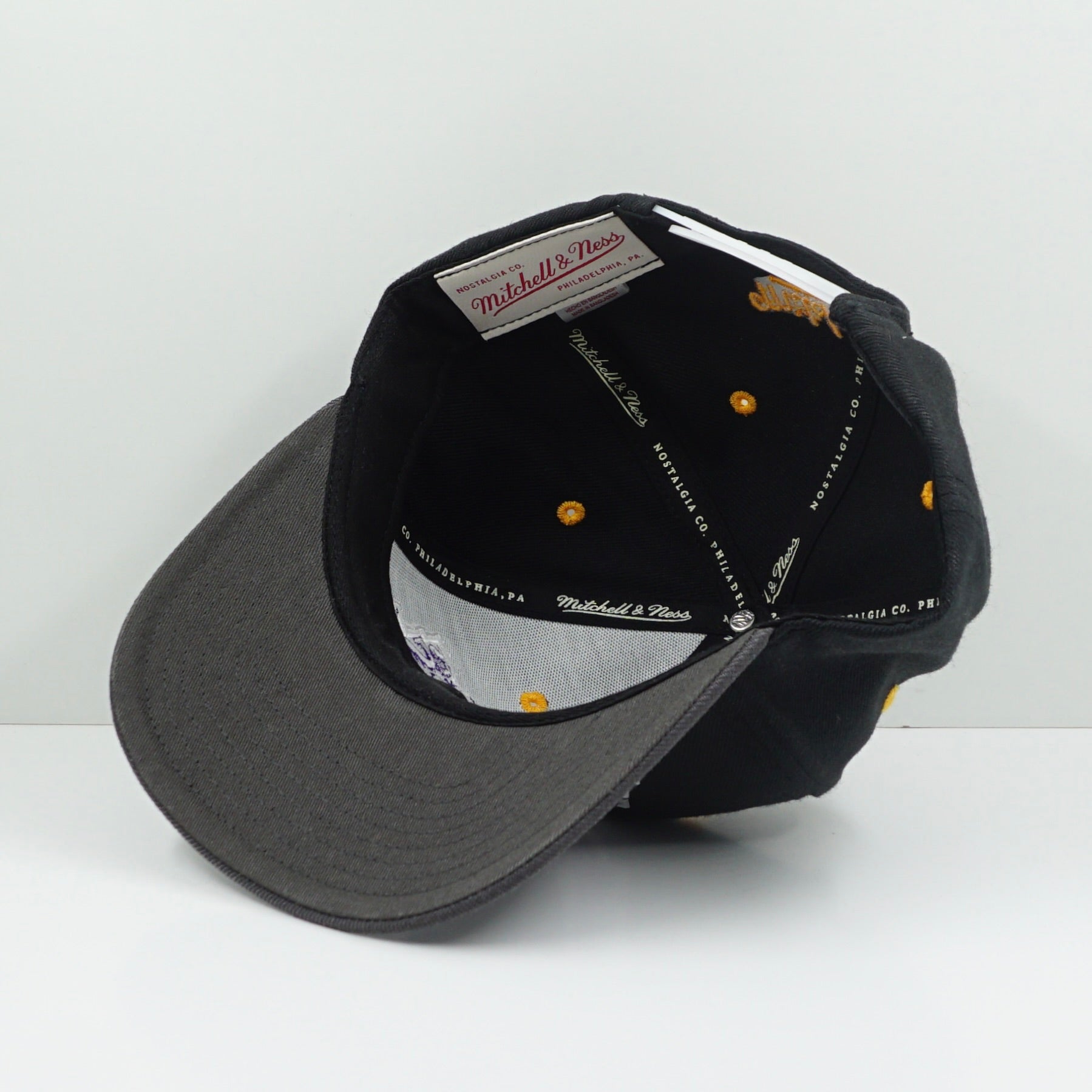 Mitchell & Ness LA Lakers 3M Logo Snapback Cap