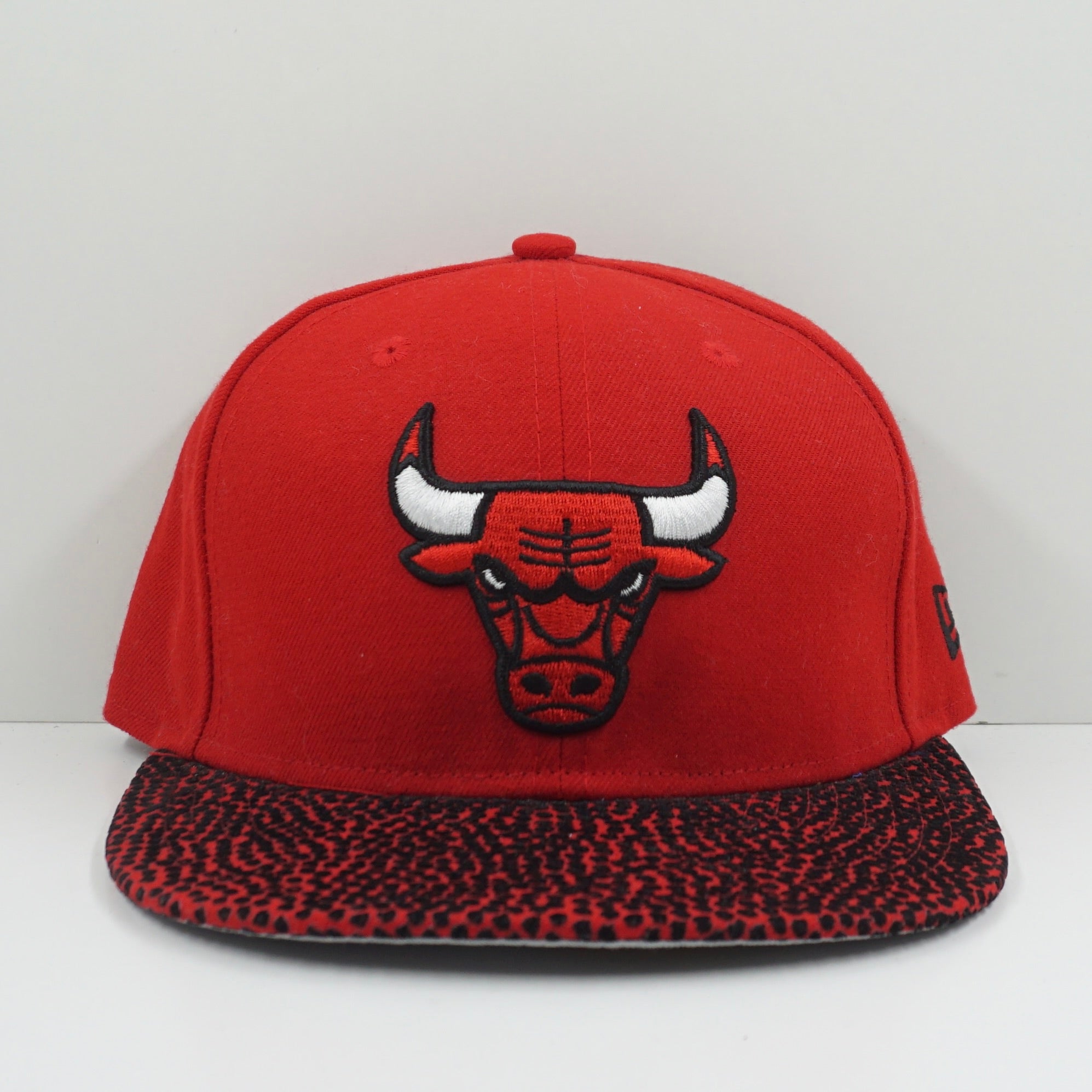 New Era Chicago Bulls Red Black Dot Fitted Cap