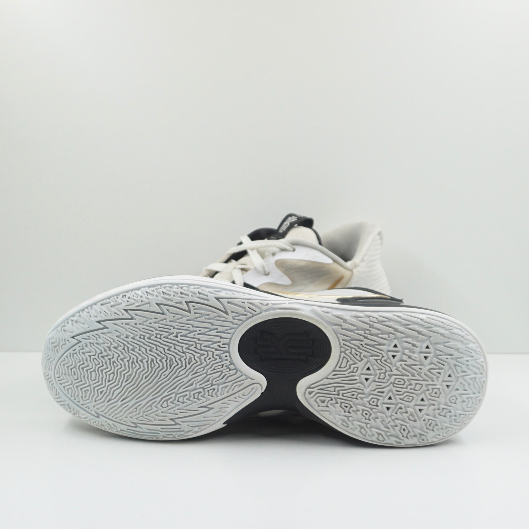 Nike Kyrie Low 5 White Gold