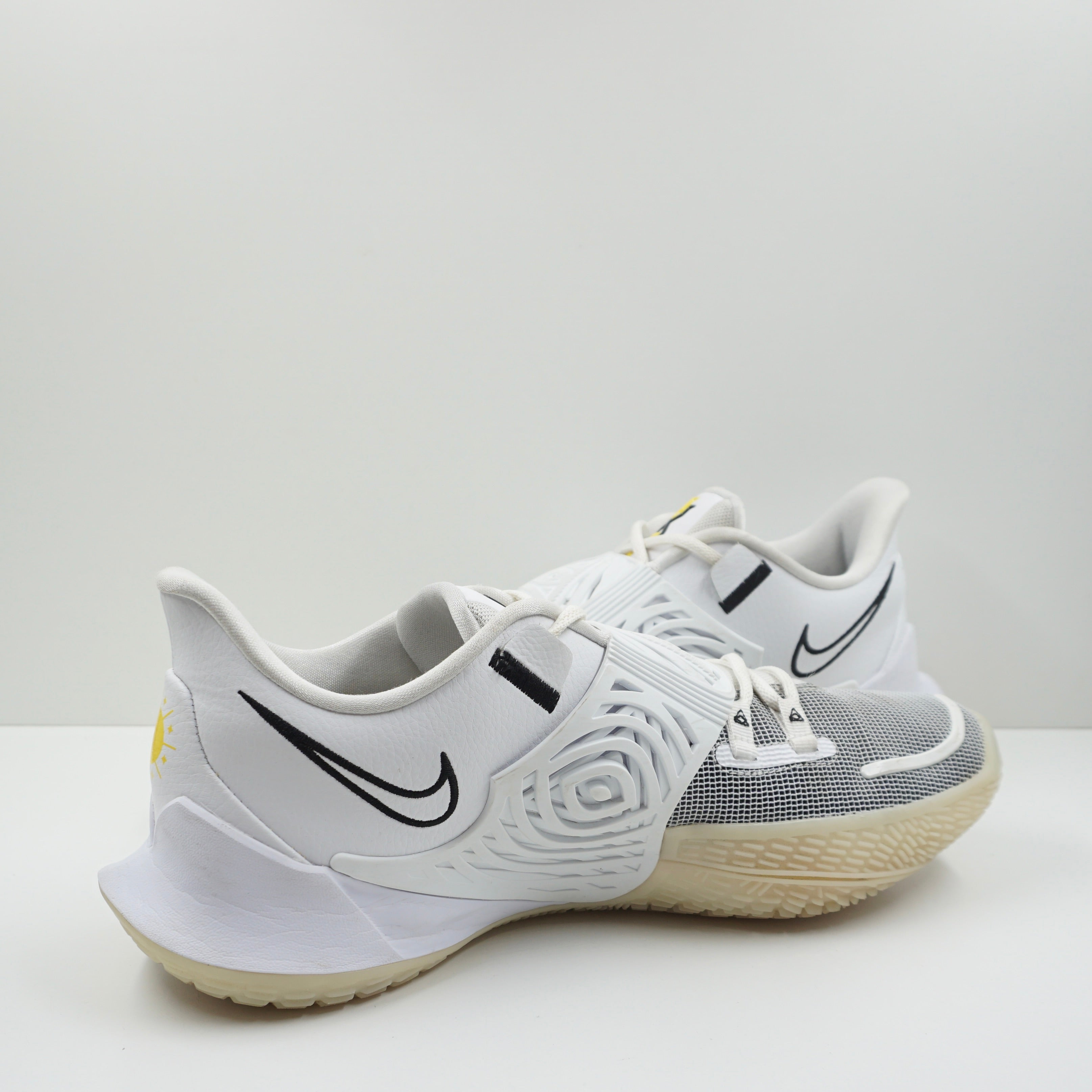 nike kyrie low 3 white