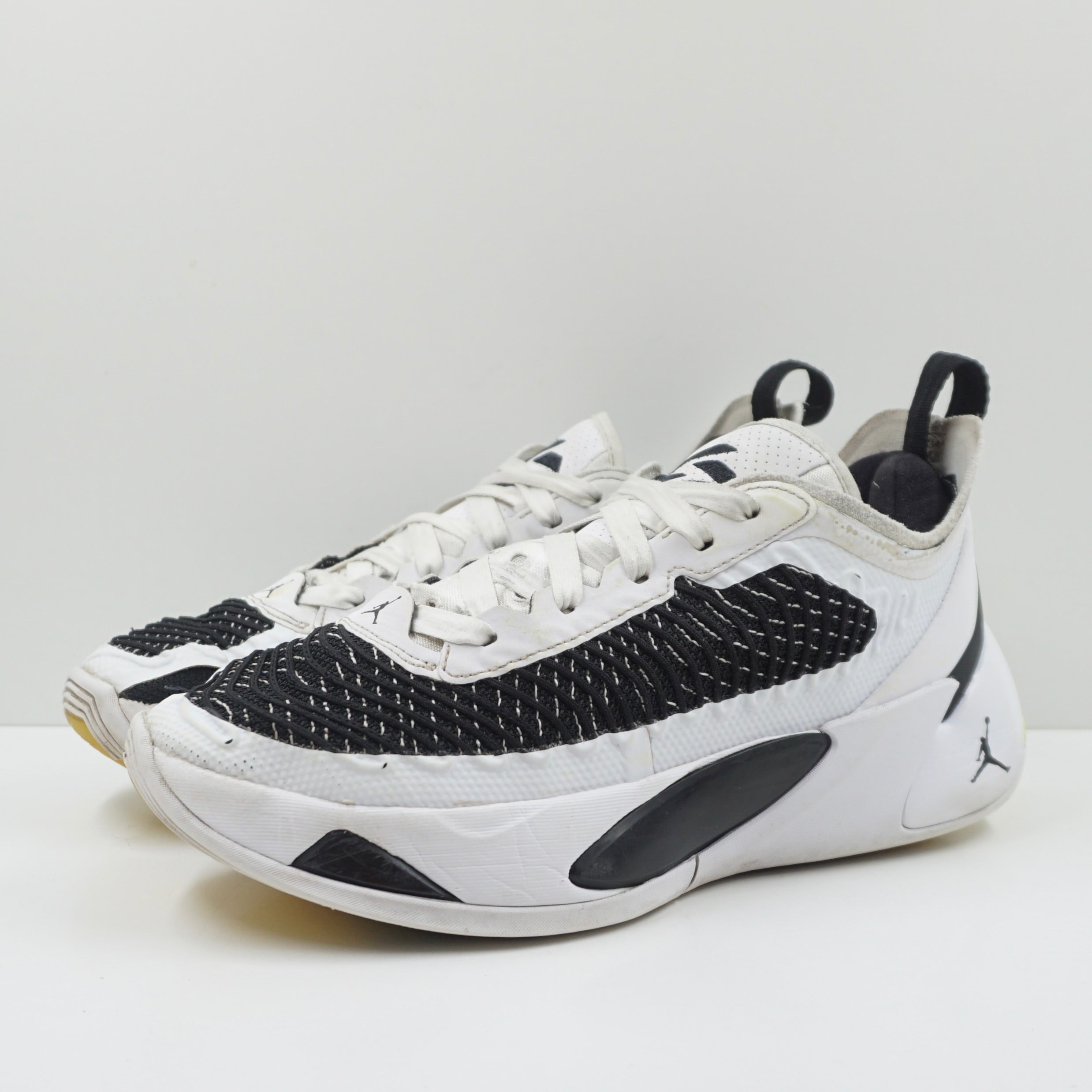 値下げ❗️NIKE Luka1 White Black NIKE AIR JORDAN LUKA 1 WHITE-BLACK-VOLT 