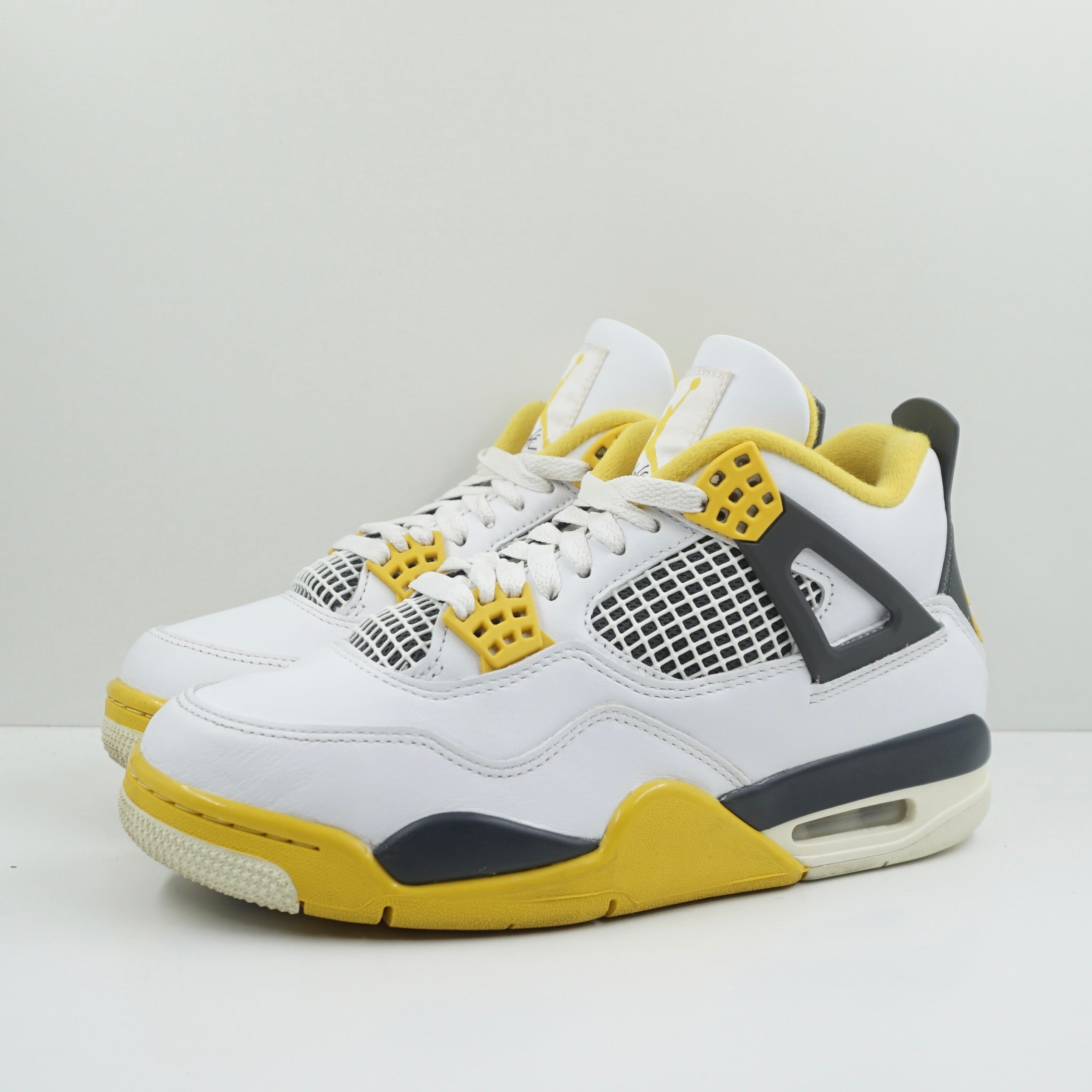 Jordan 4 Retro Vivid Sulfur (W)
