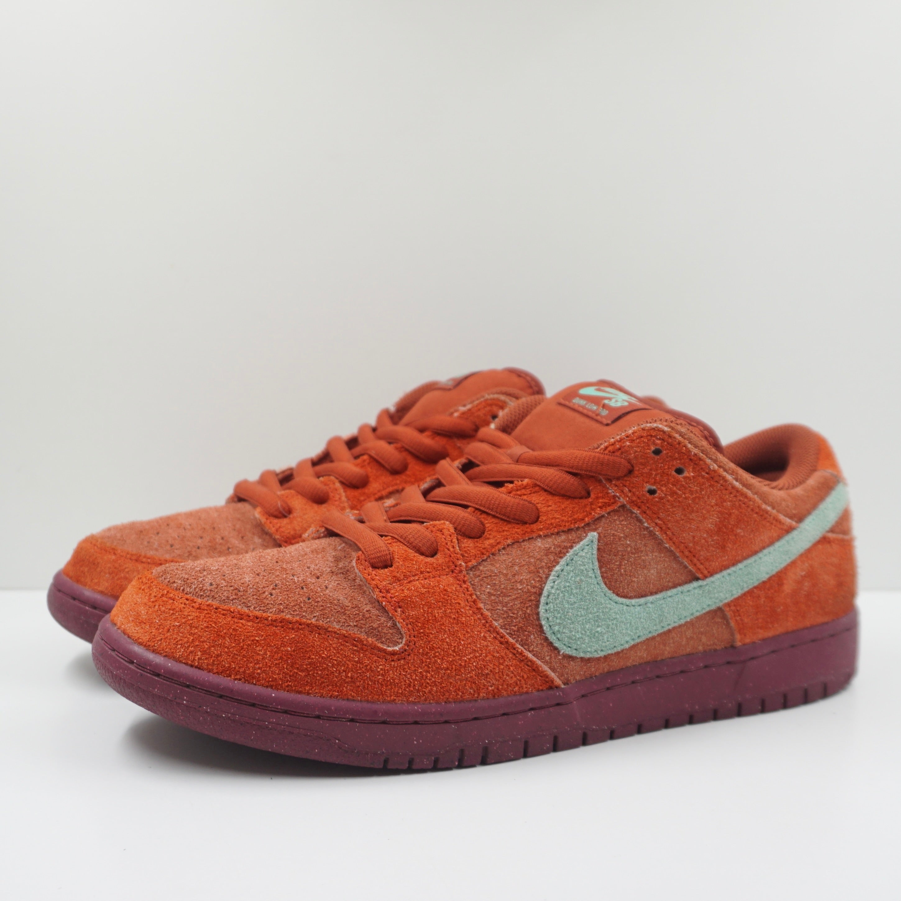 Nike SB Dunk Low Mystic Red Rosewood