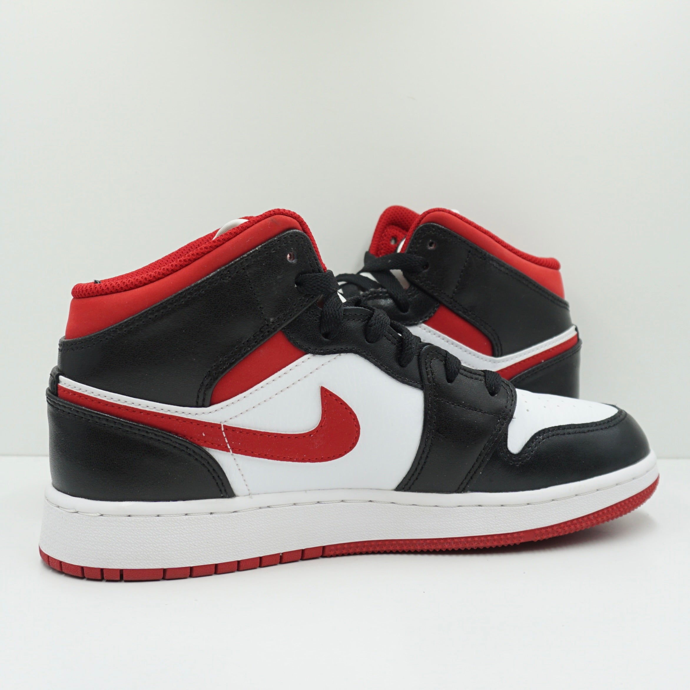 Jordan 1 Mid Black Gym Red (GS)