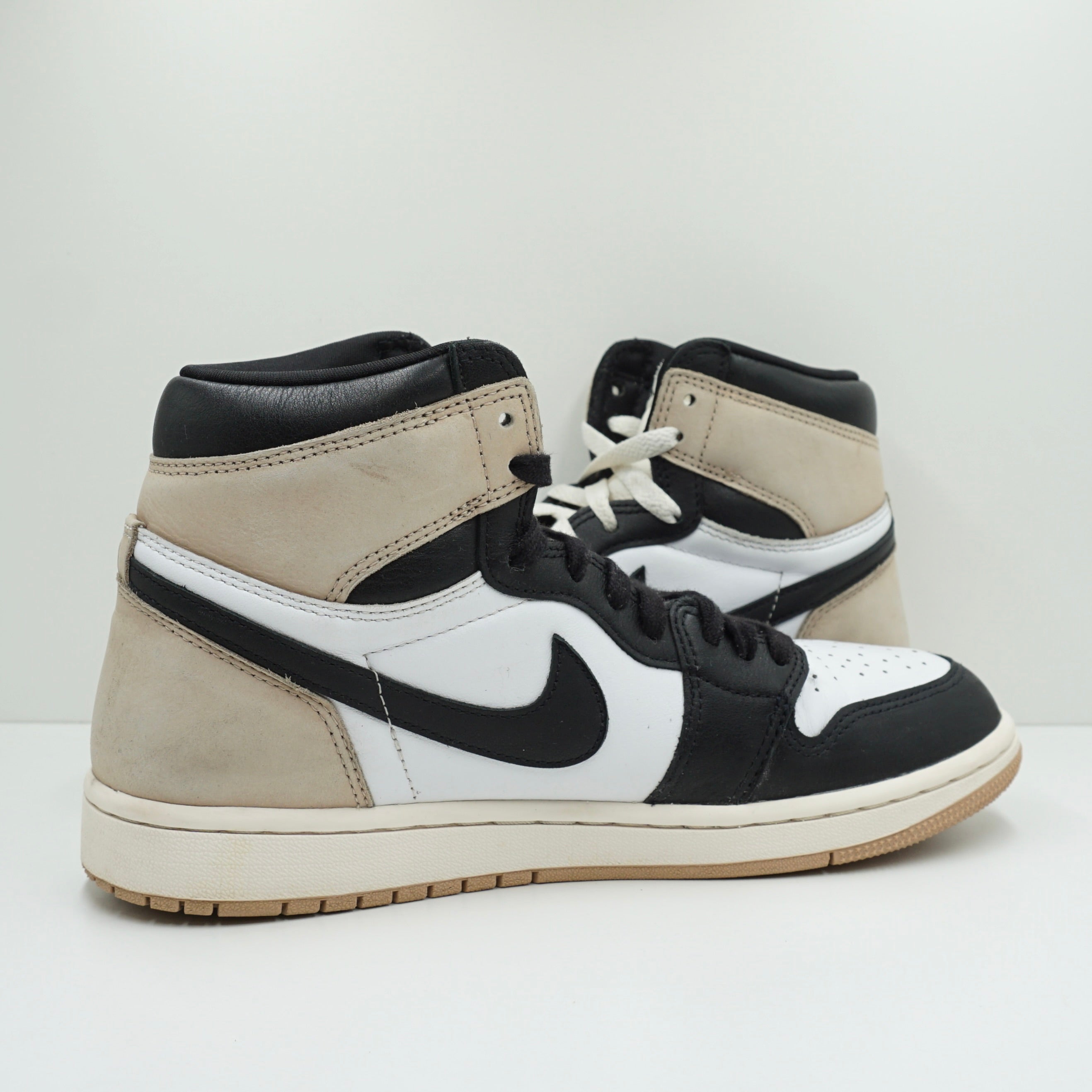 Jordan 1 Retro High OG Latte (W)