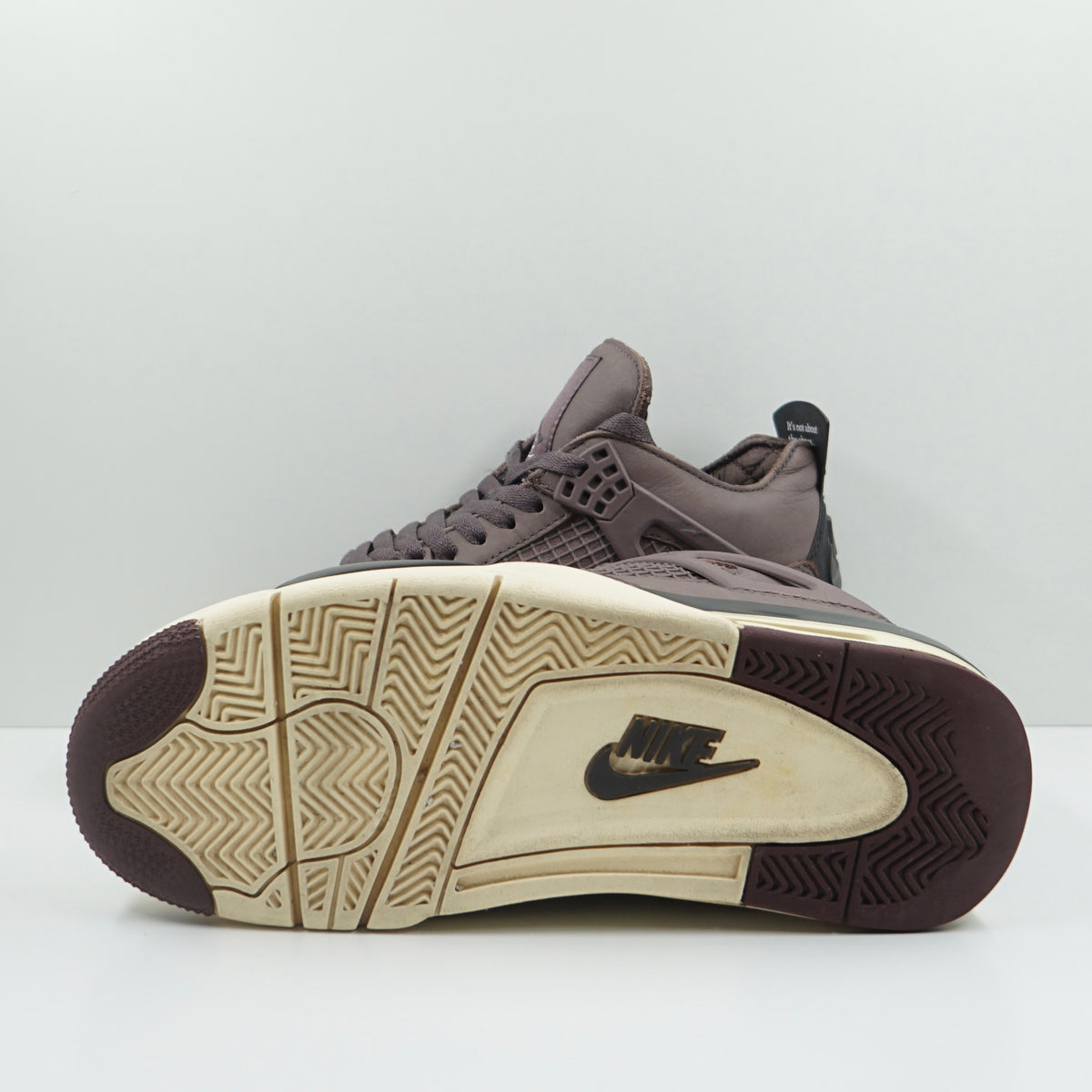 Jordan 4 Retro SP A Ma Maniére Violet Ore