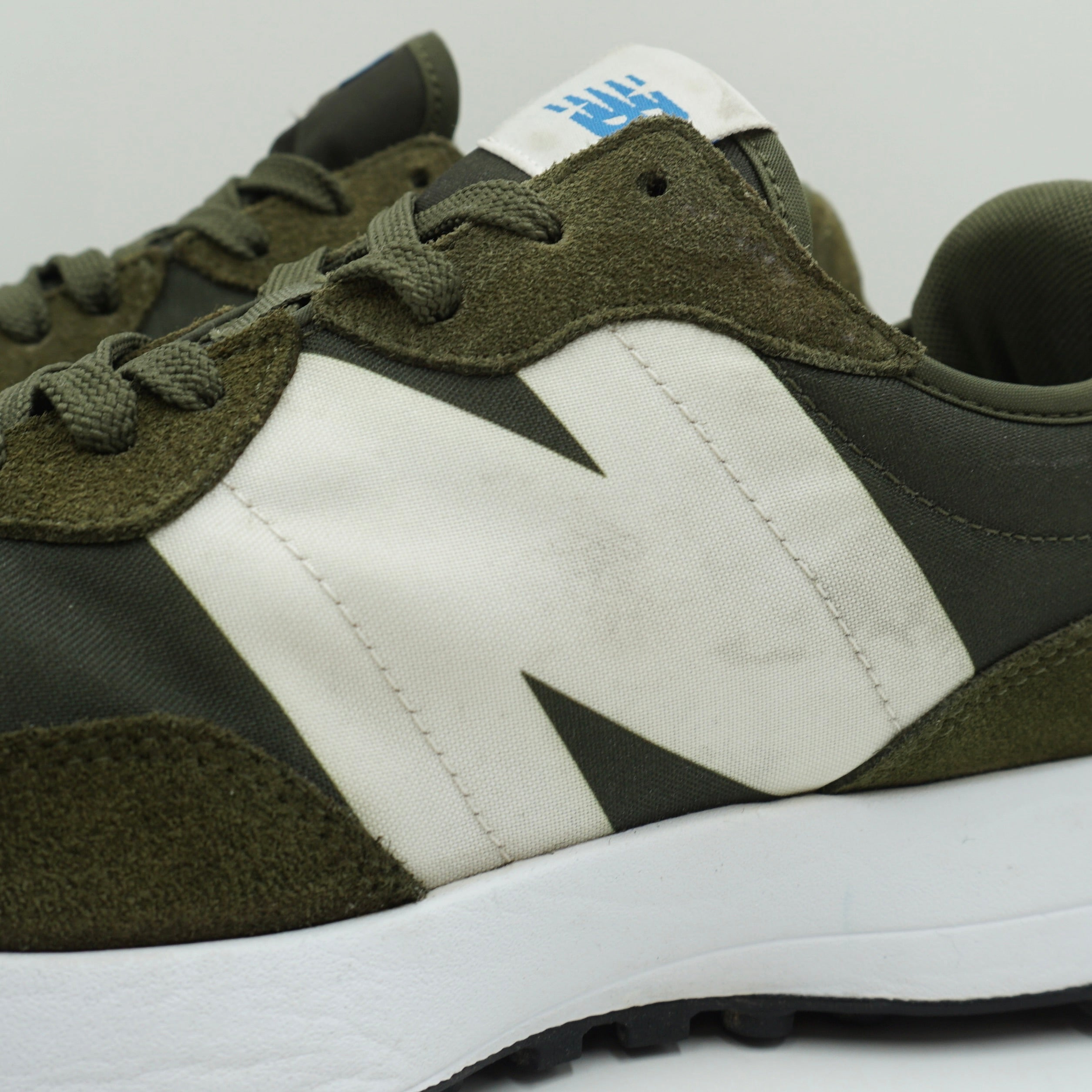 New Balance 327 Olive
