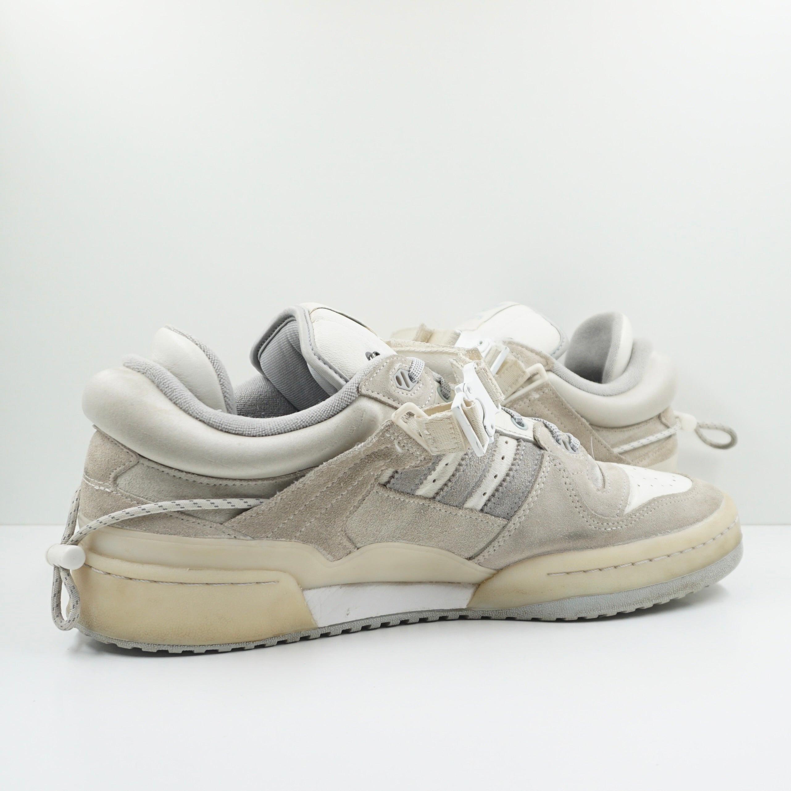 adidas forum buckle low x bad bunny