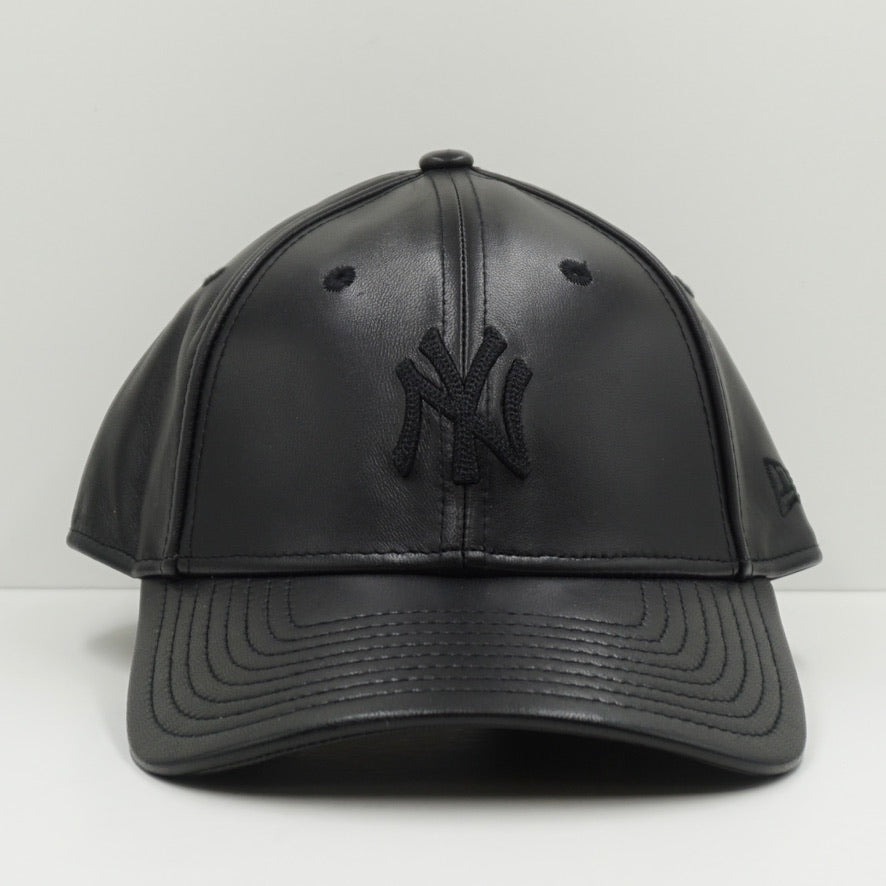 New Era Medium New York Yankees Black Leather Adjustable Cap (W)