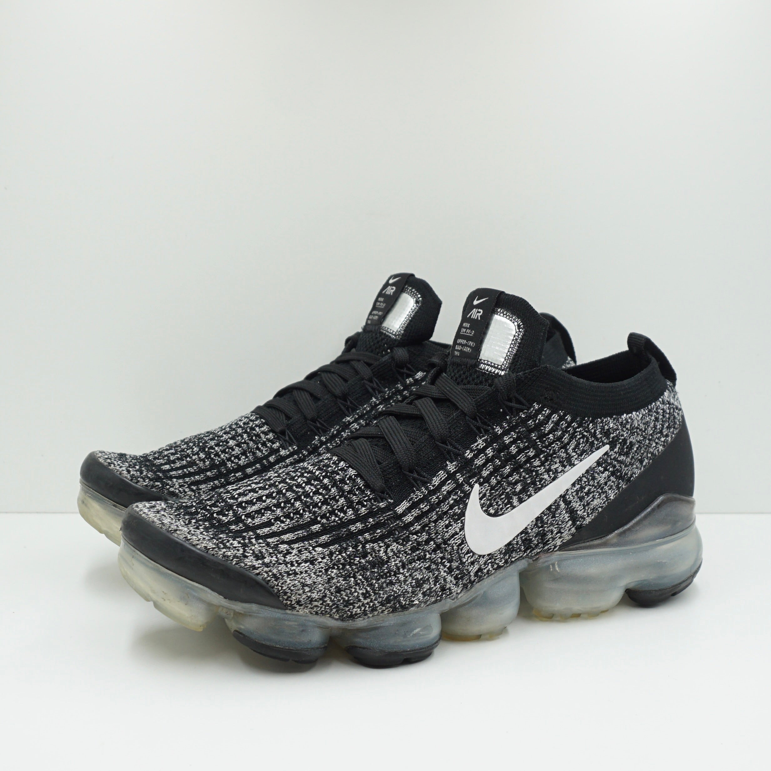 Air vapormax hotsell flyknit 3 oreo