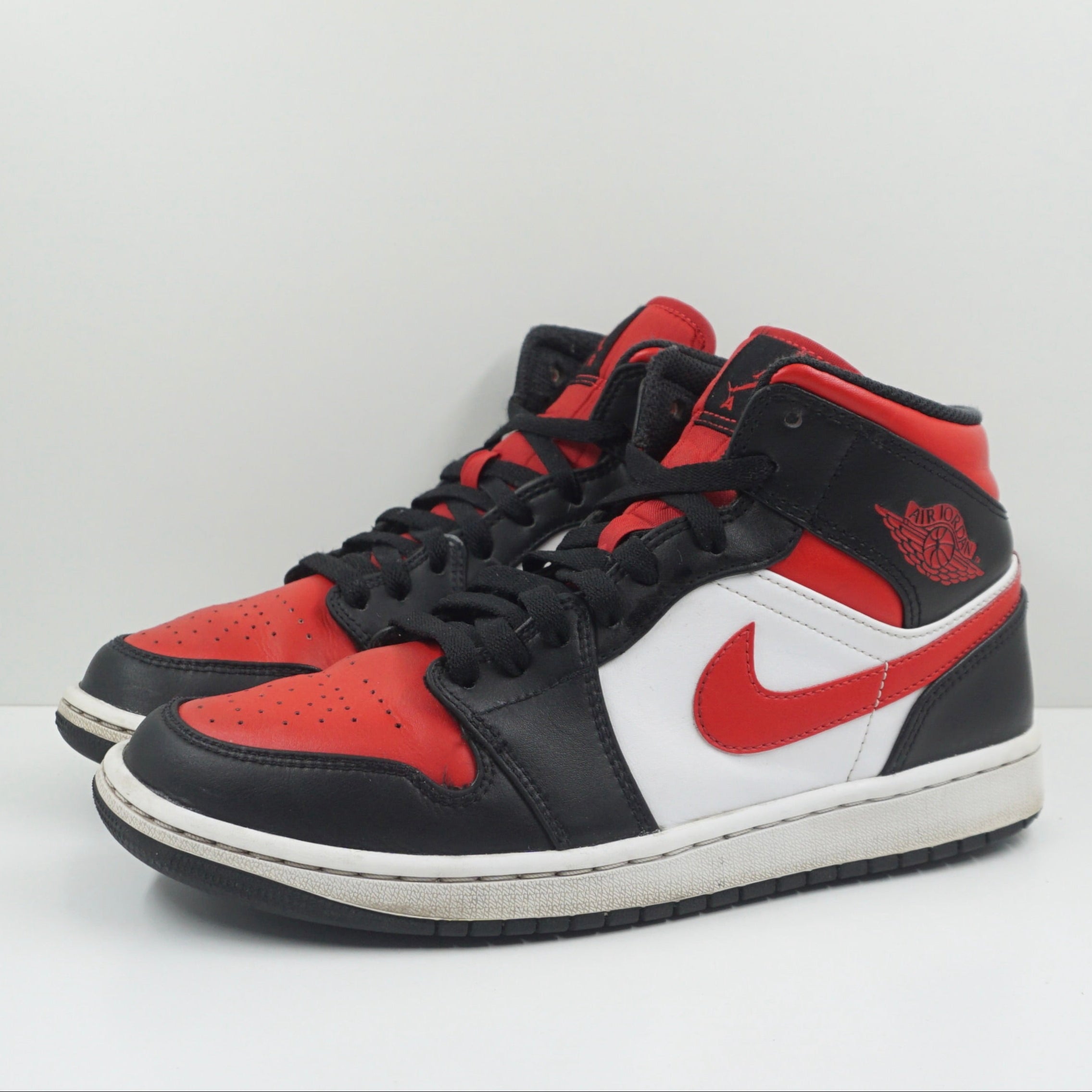 Jordan 1 Mid White Black Red (2022)