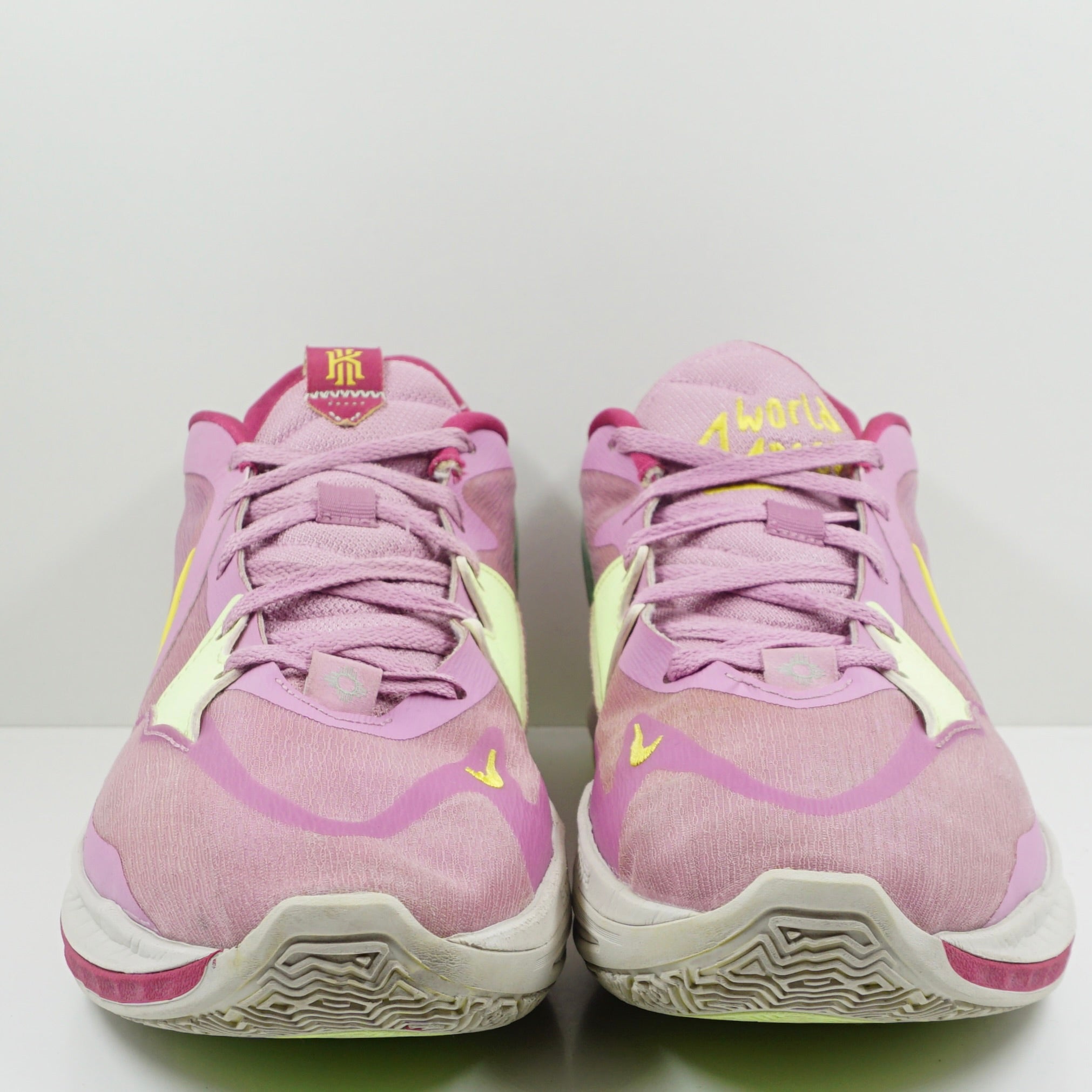 Nike Kyrie Low 5 1 World 1 People Orchid