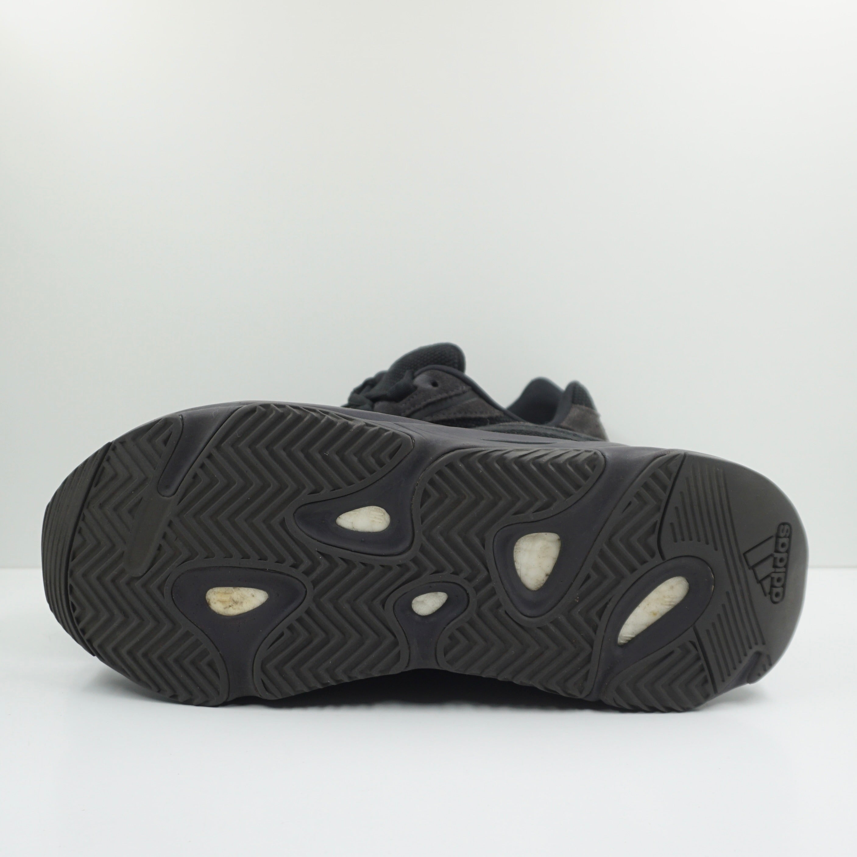 yeezy boost 700 v2 vanta