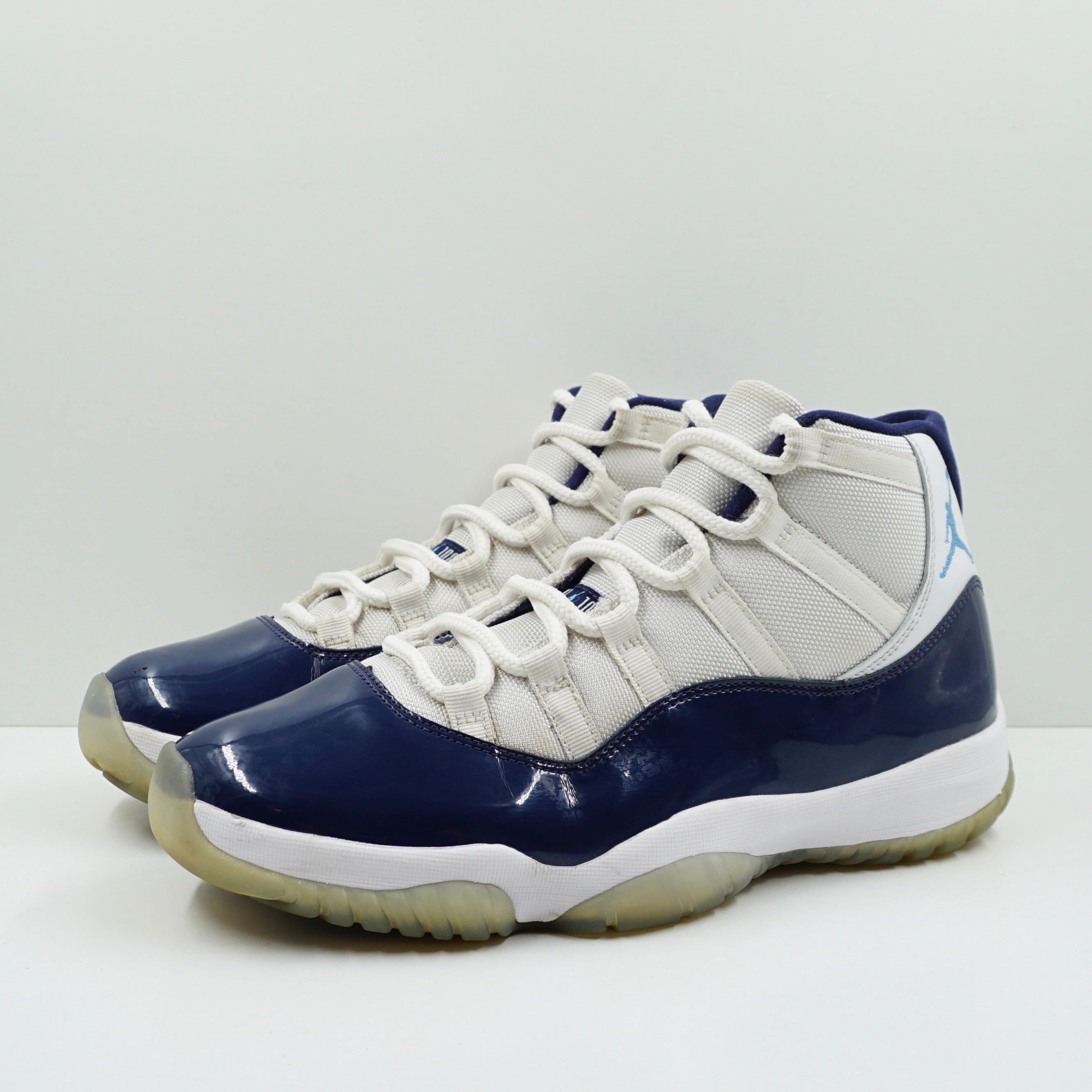 Blue suede jordan clearance 11