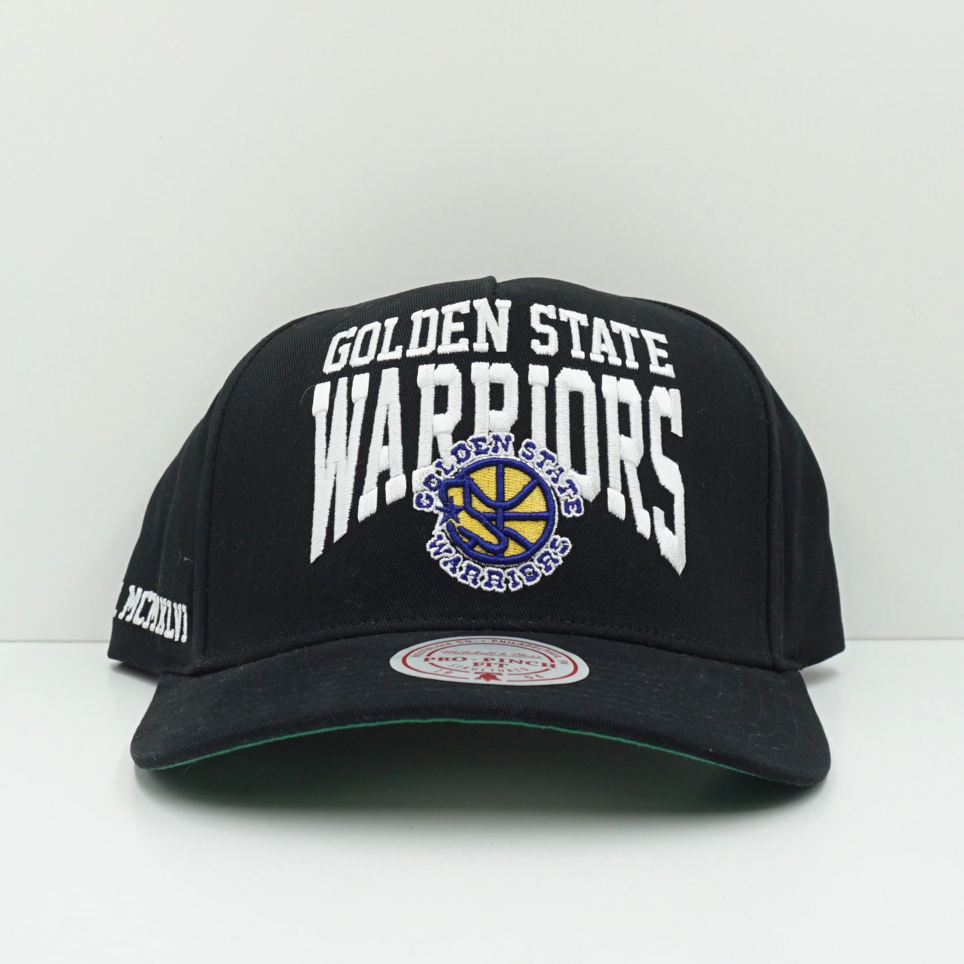 Mitchell & Ness Golden State Warriors Black Pro Pinch Fit Snapback Cap