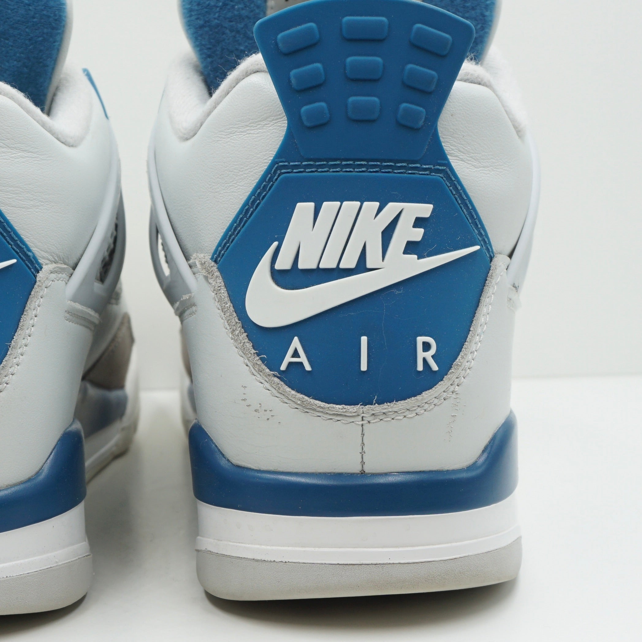 Jordan 4 Retro Military Blue (2024)