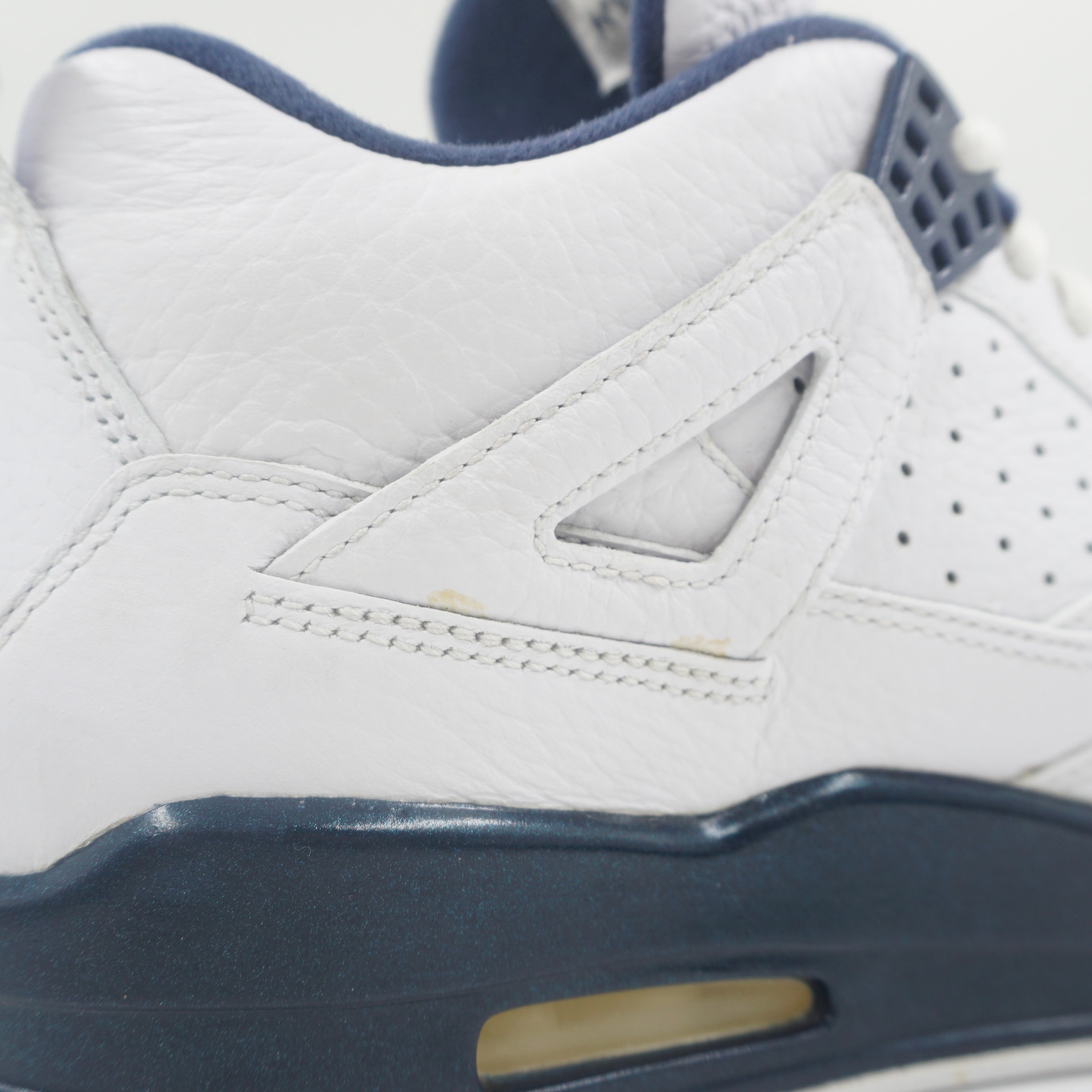 Jordan 4 Retro Columbia (2015)