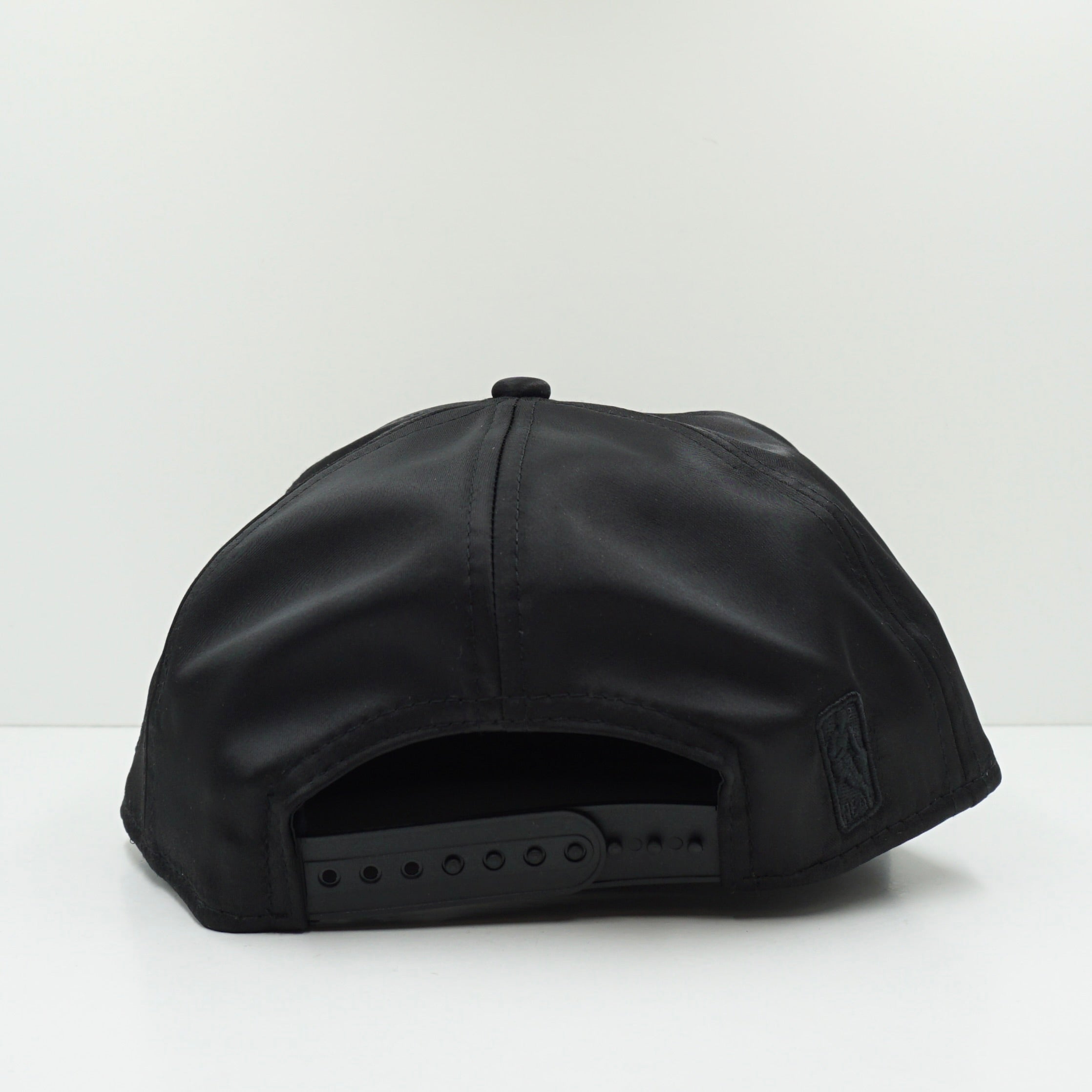 New Era Chicago Bulls Satin The Golfer Snapback Cap