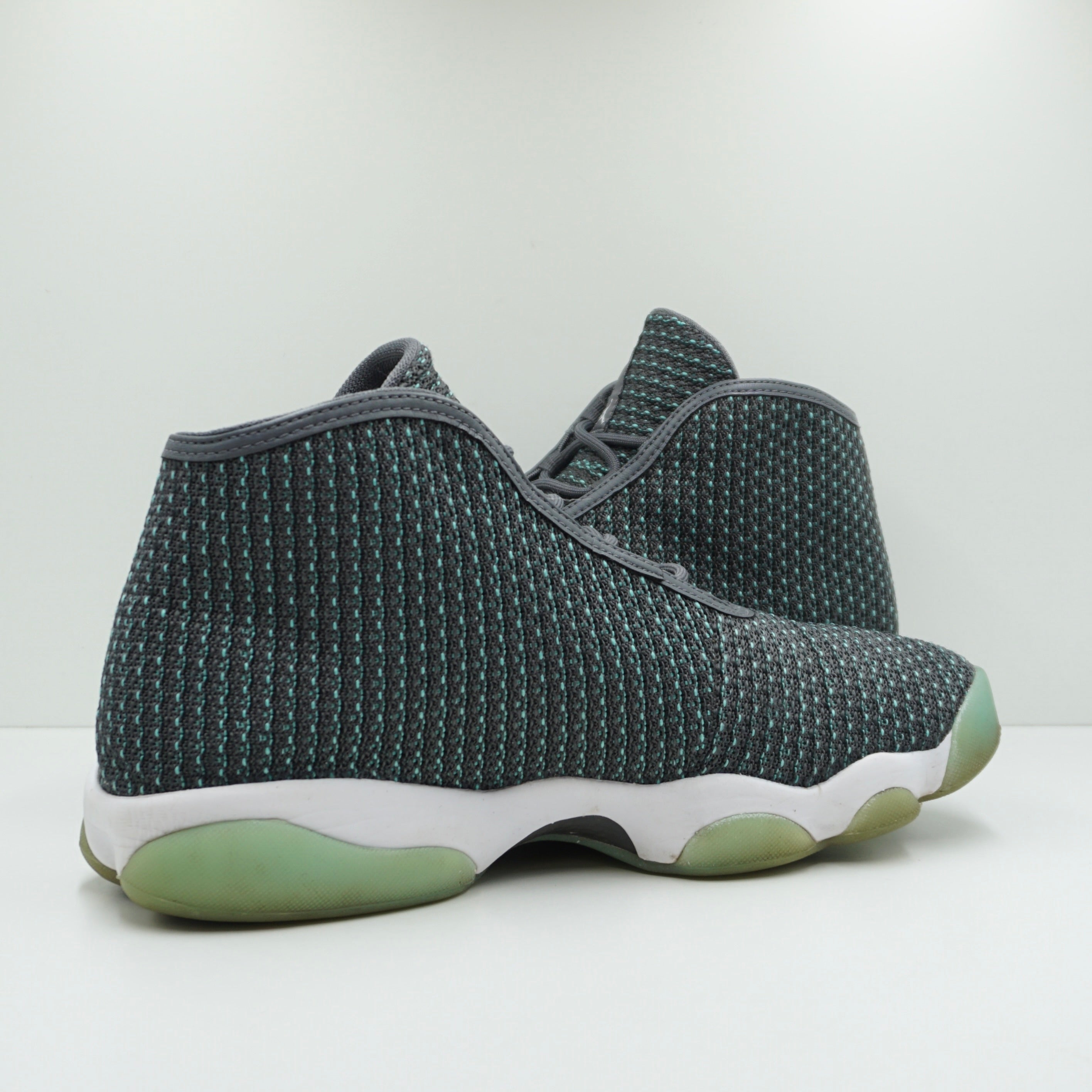 Jordan Horizon Dark Grey Hyper Turquoise