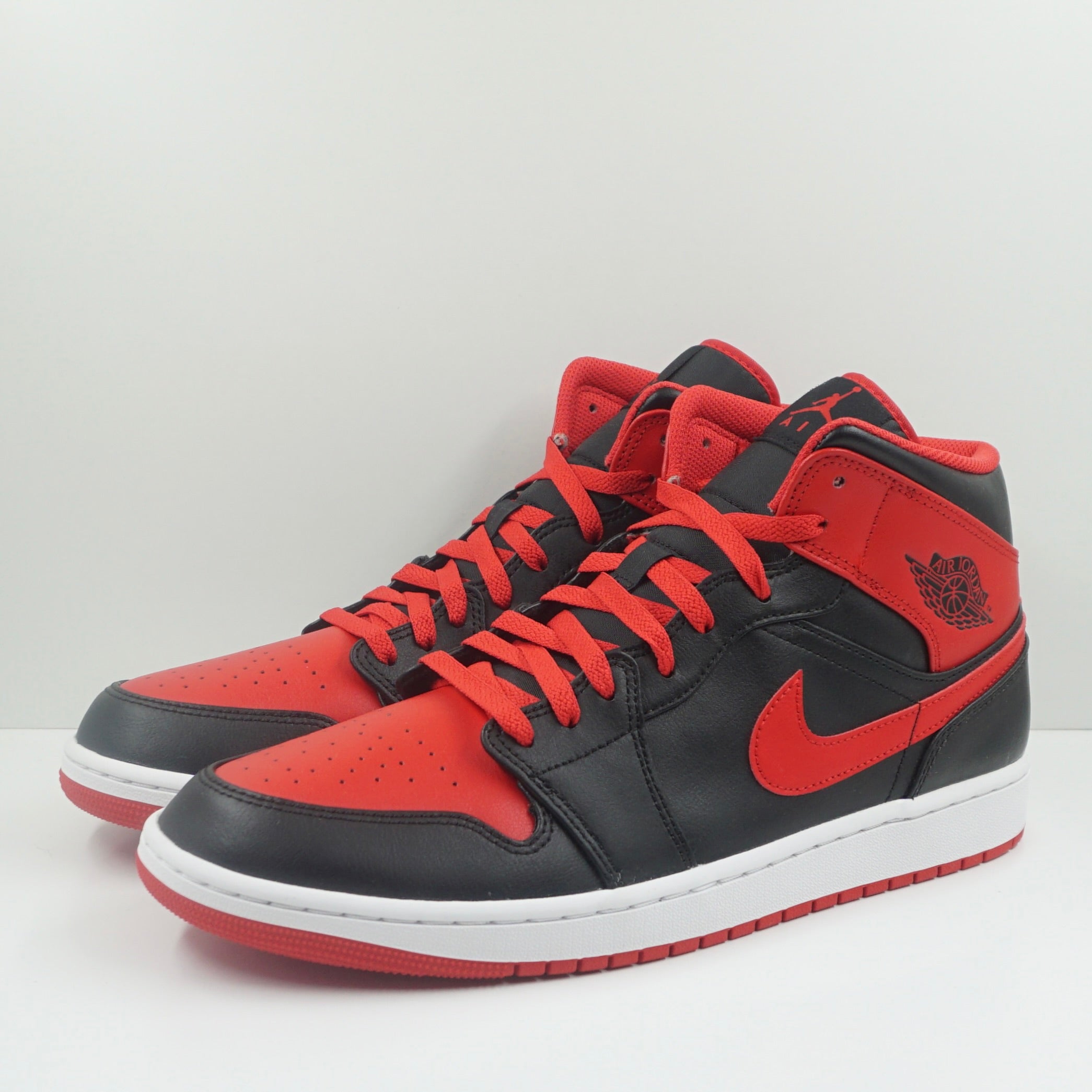 Jordan 1 Mid Alternate Bred (2022)