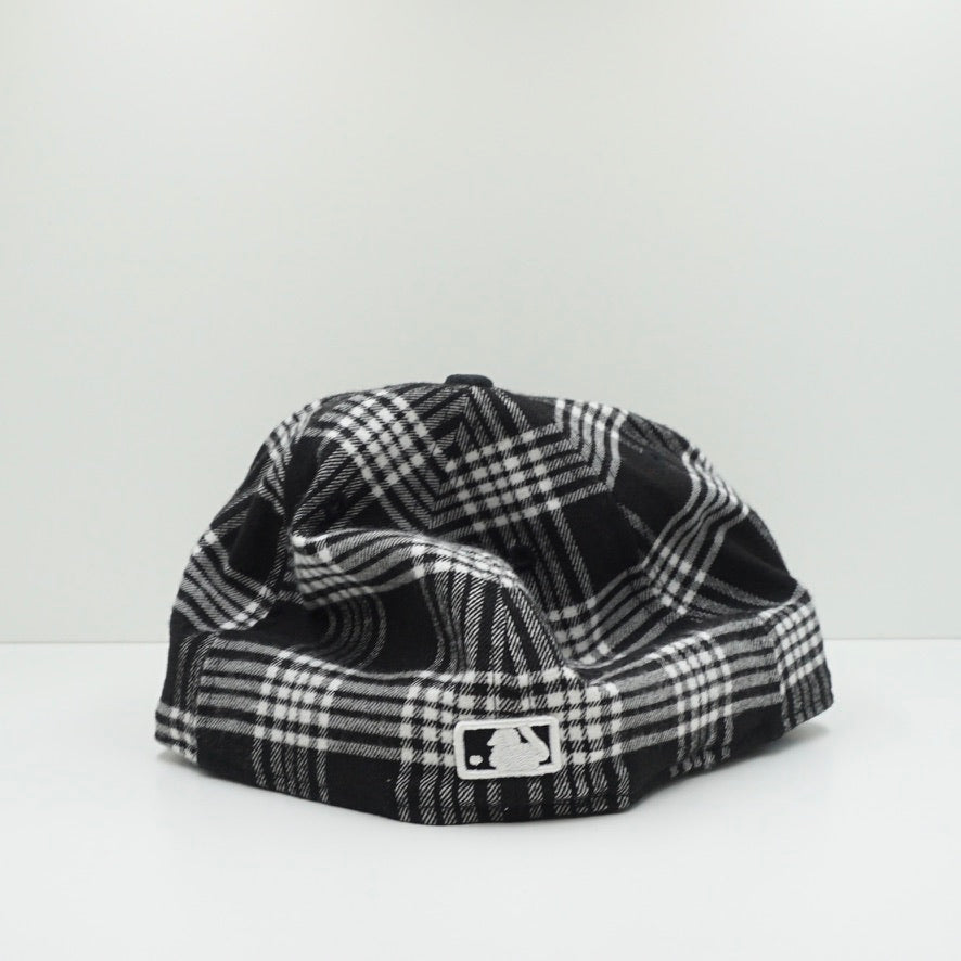 New Era Cincinnati Black White Fitted Cap Sample