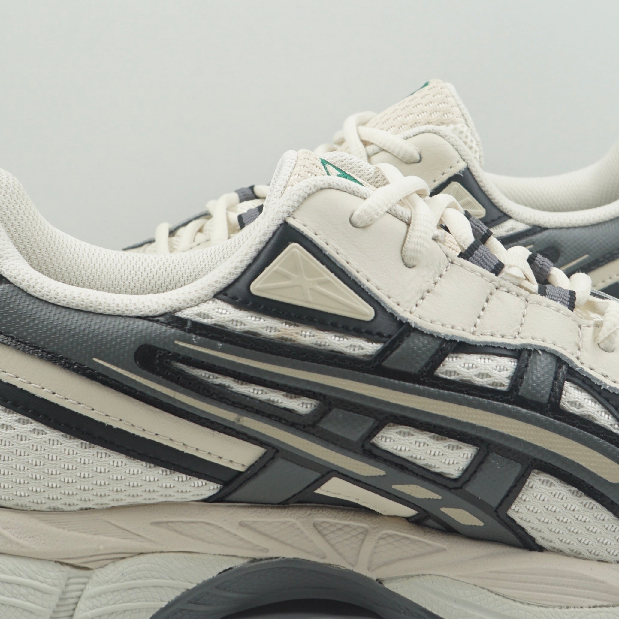 Asics Gel-NYC 2055 Pale Oak Truffle Grey