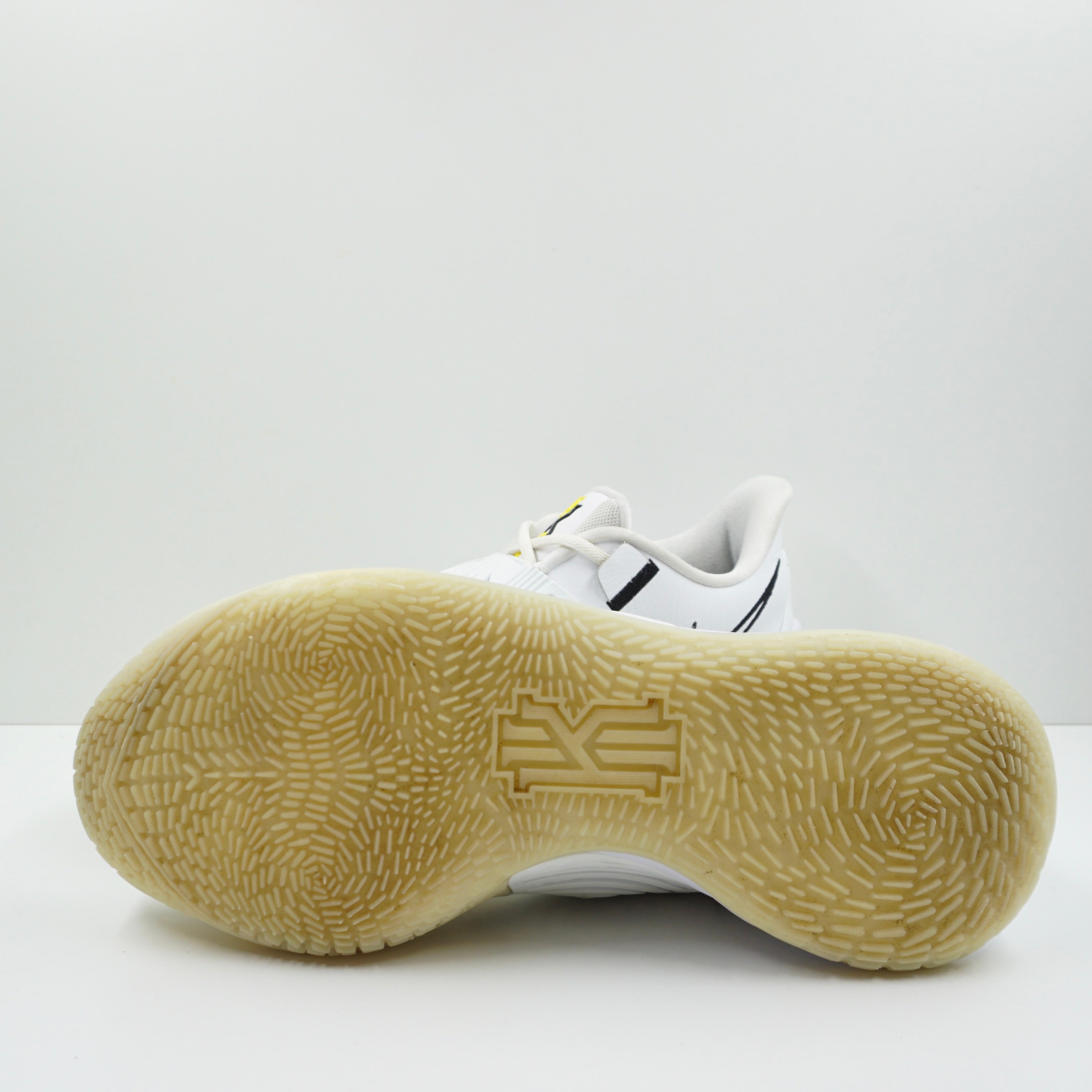 nike kyrie 7 white black glow