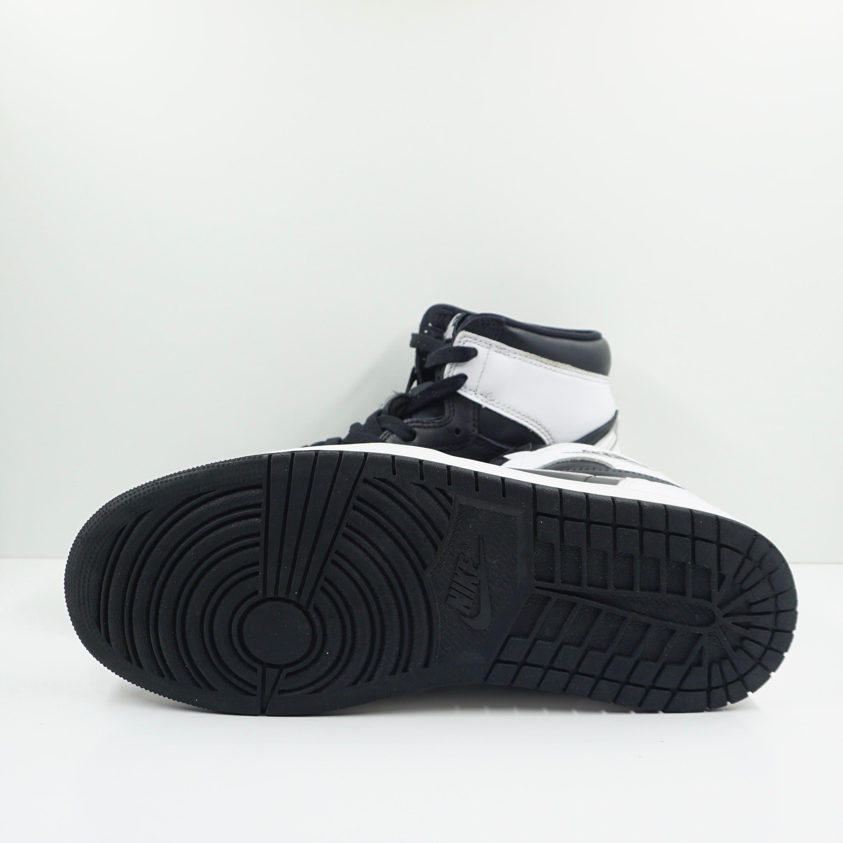 Jordan 1 Retro High OG Black White