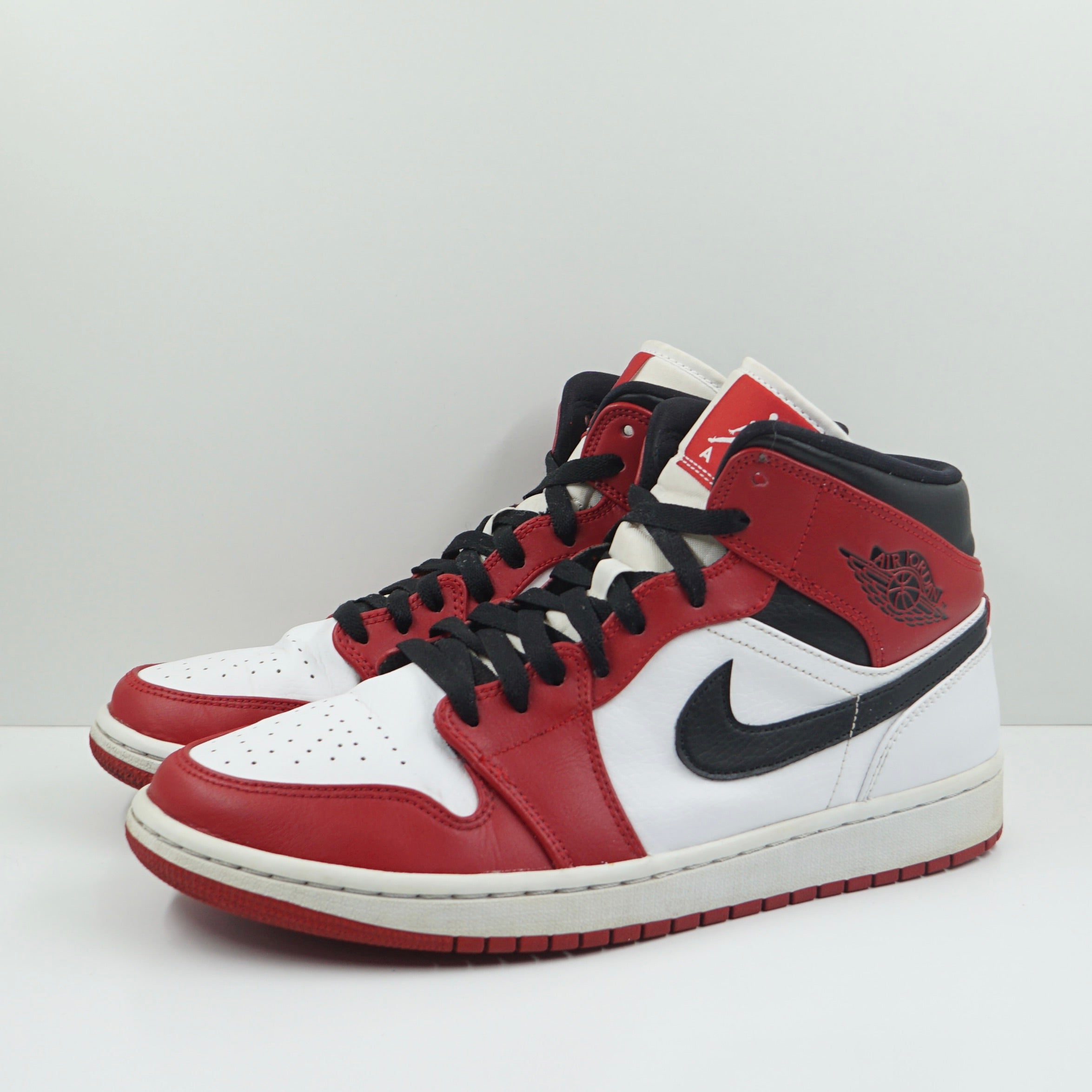 Jordan 1 Mid Chicago (2020)
