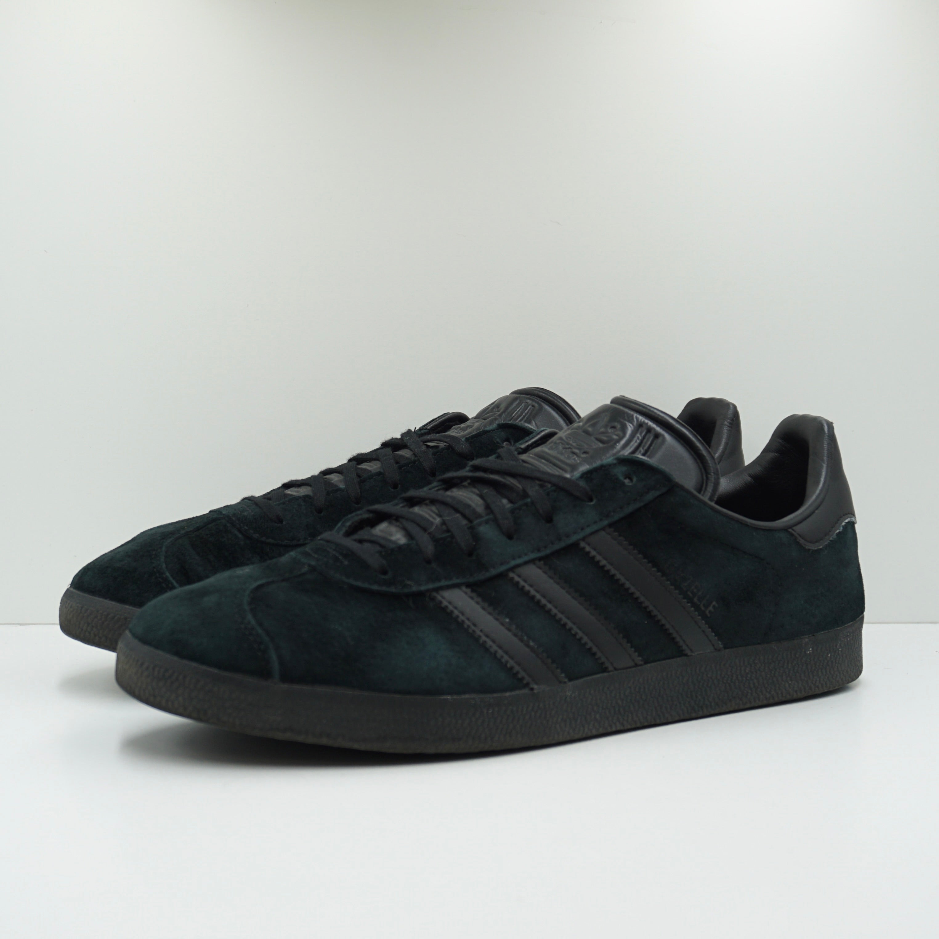 adidas gazelle triple black leather