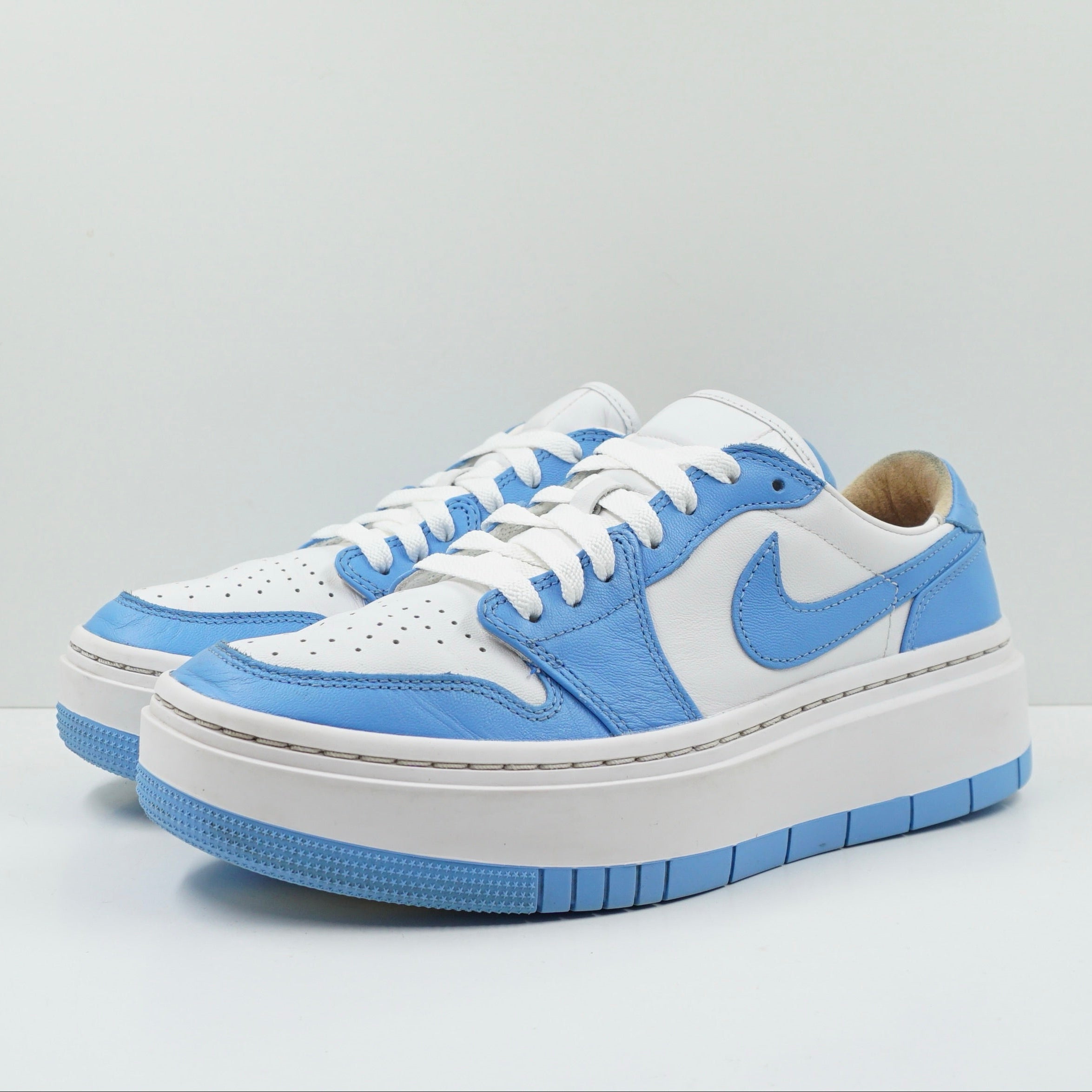 Jordan Elevate Low SE University Blue (W) - Main Image