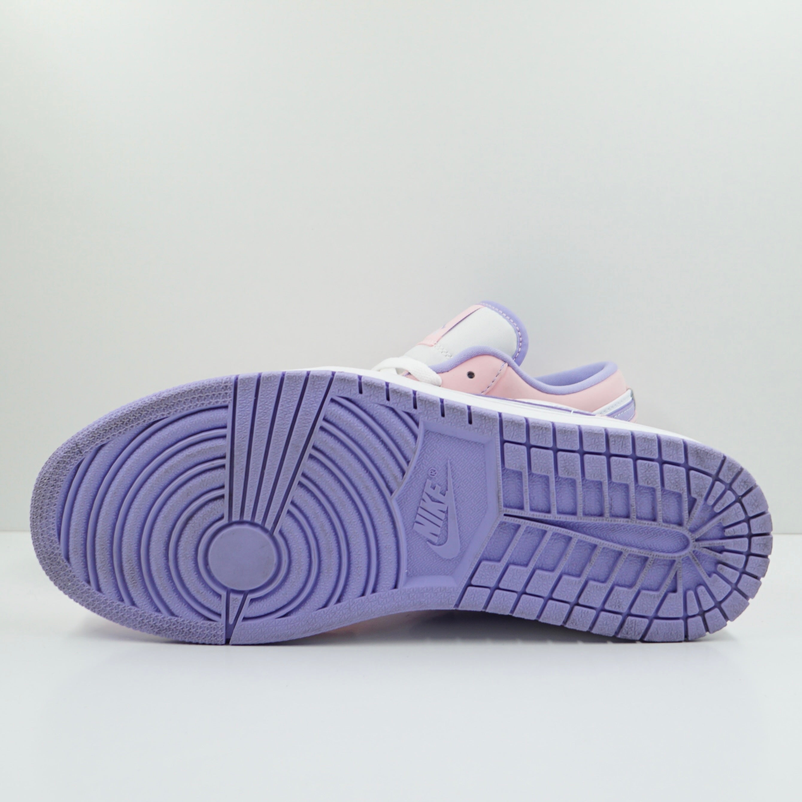 Jordan 1 Low SE Arctic Punch