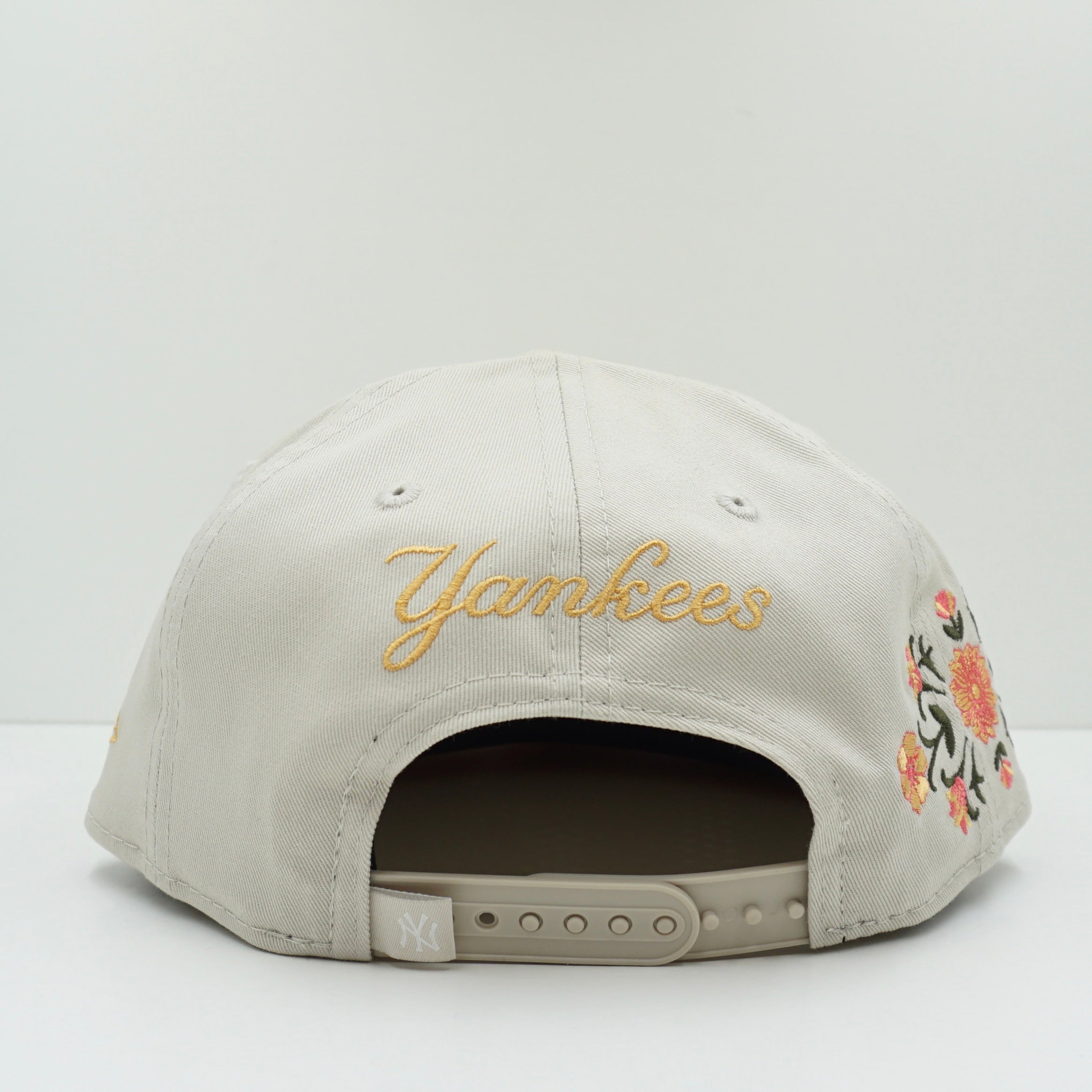 New Era New York Yankees Beige Flower Snapback Cap