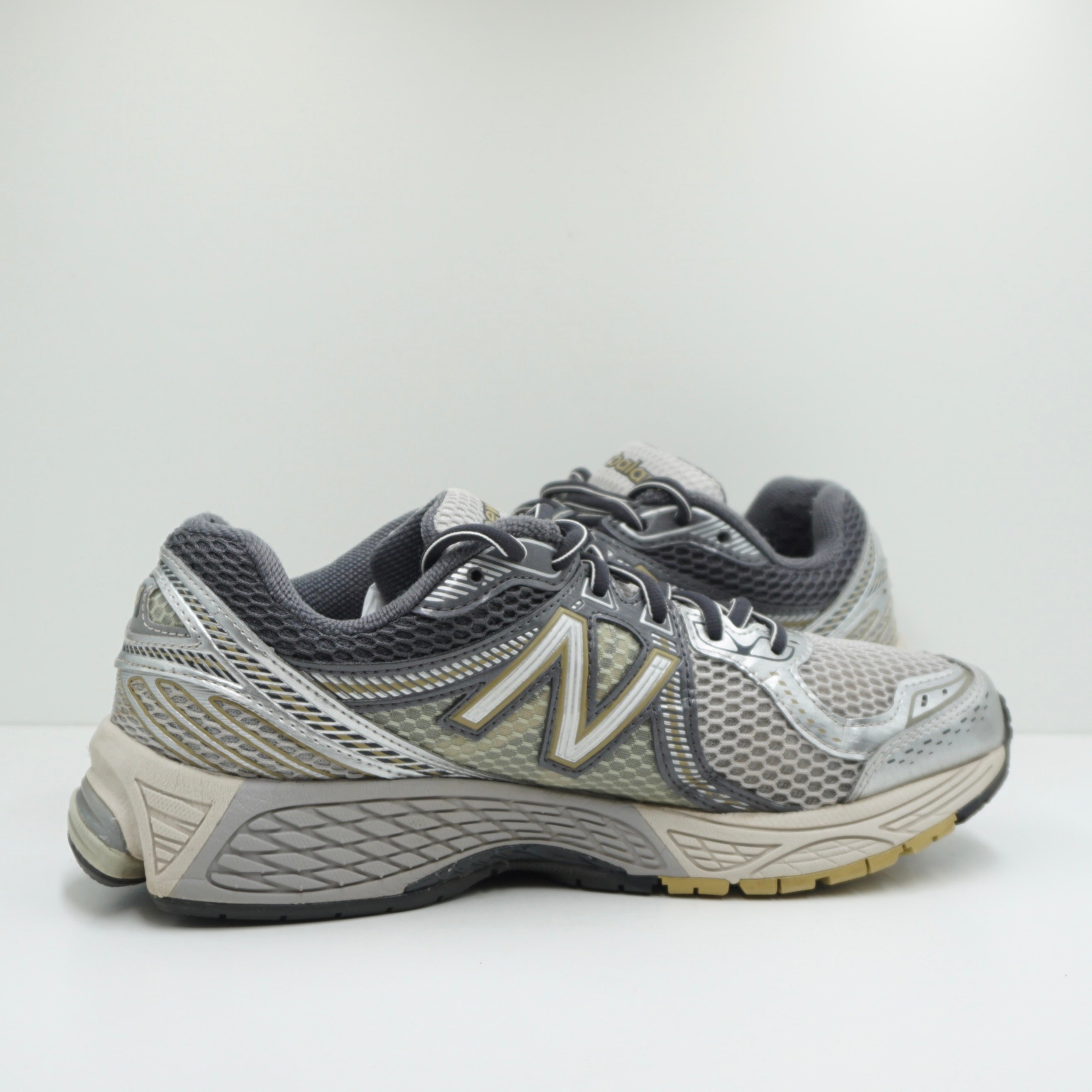 New Balance 860v2 Earth
