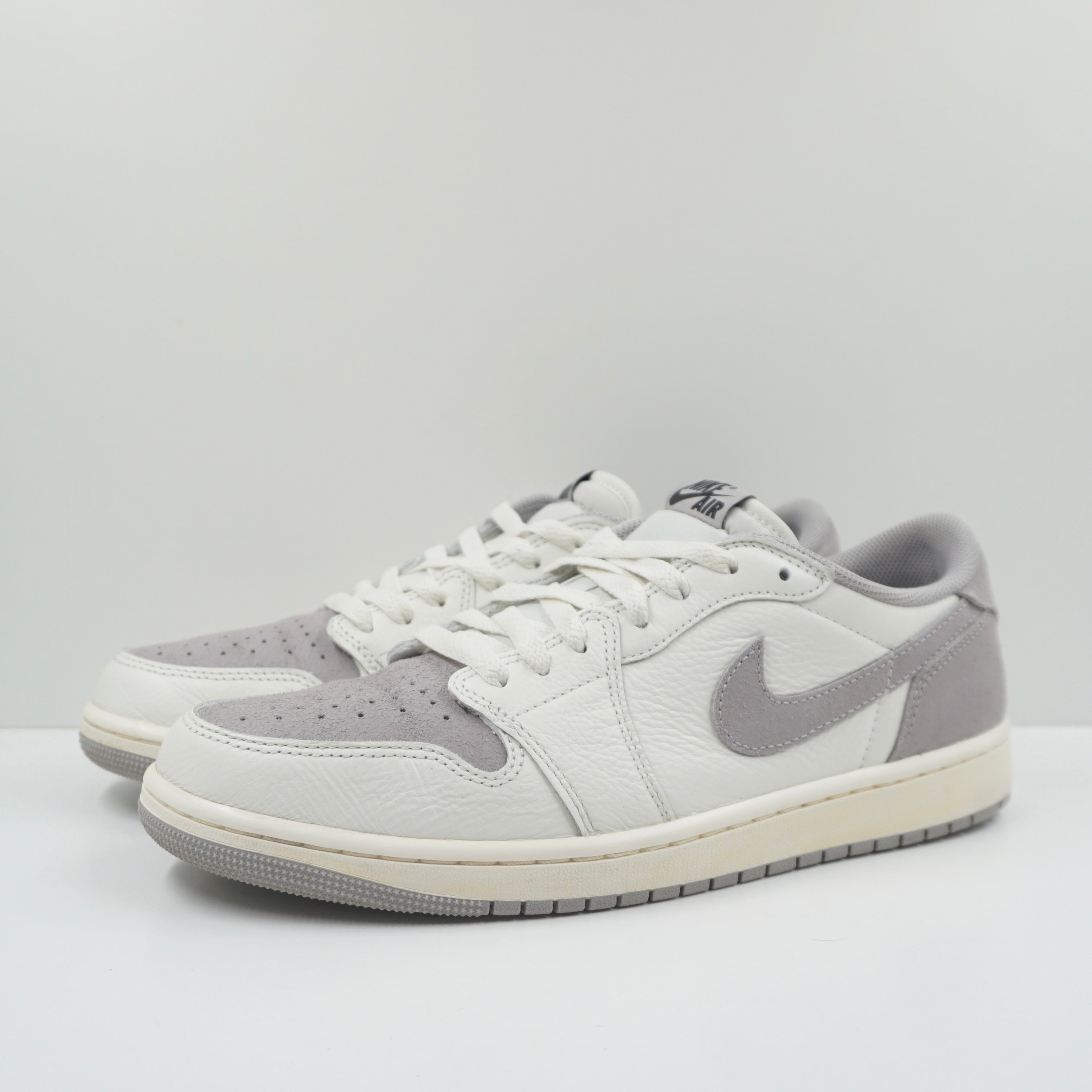 Jordan 1 Retro Low OG Atmosphere Grey